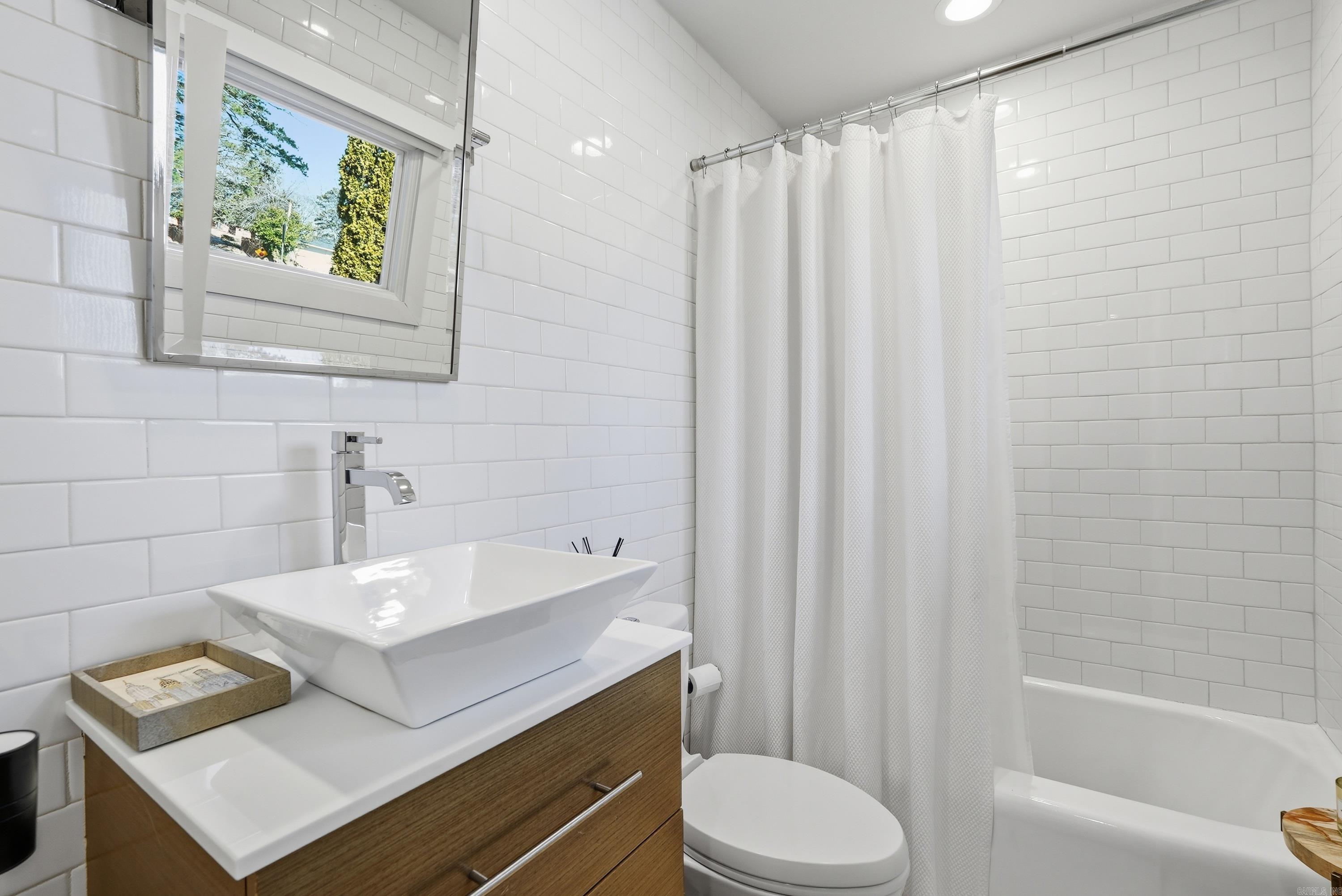 PLAZA HEIGHTS - Residential