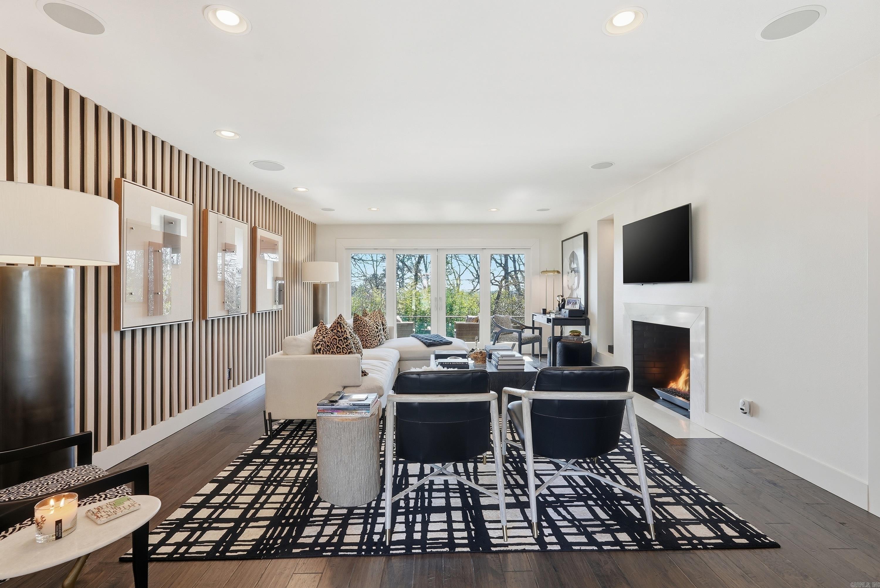 PLAZA HEIGHTS - Residential