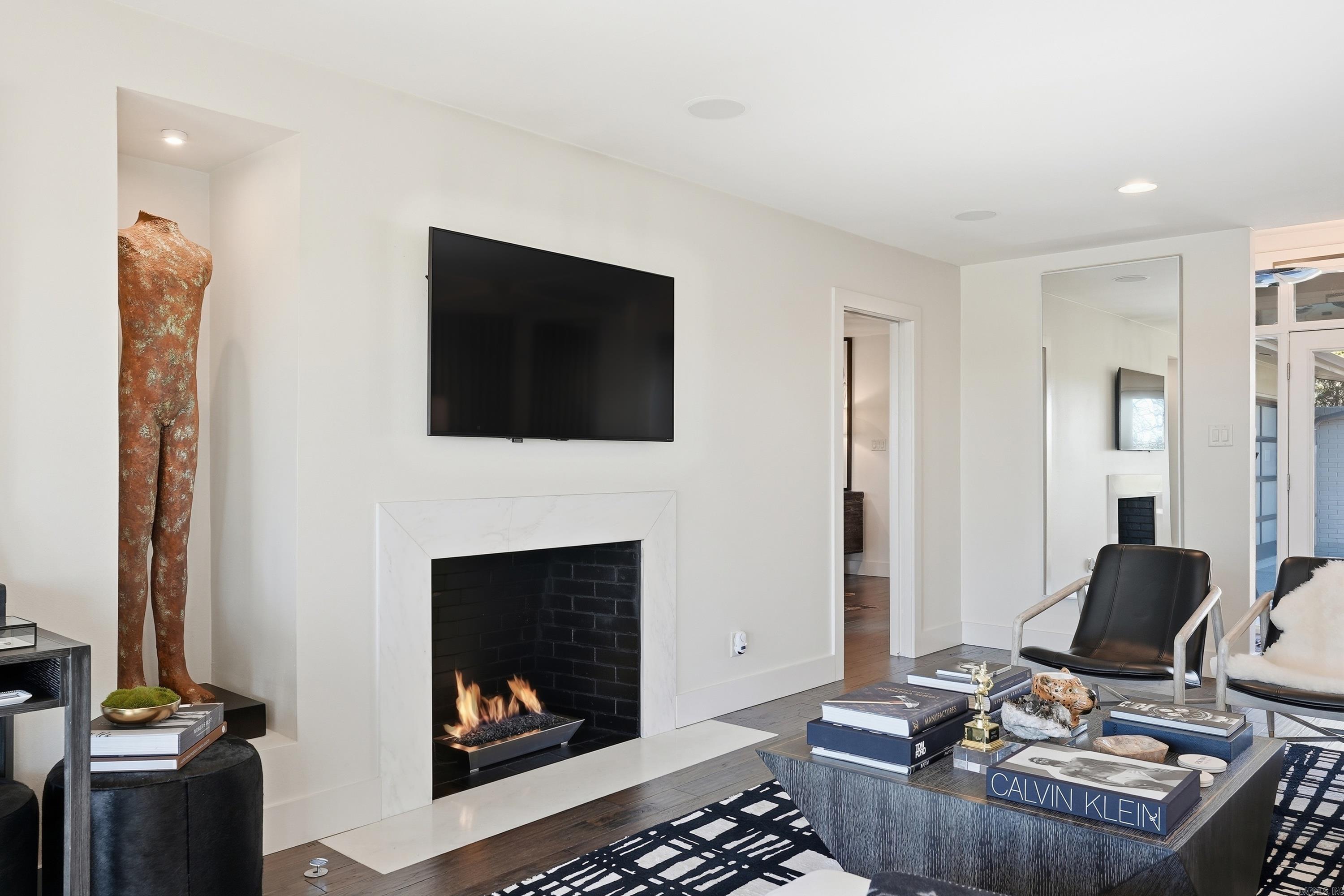 PLAZA HEIGHTS - Residential