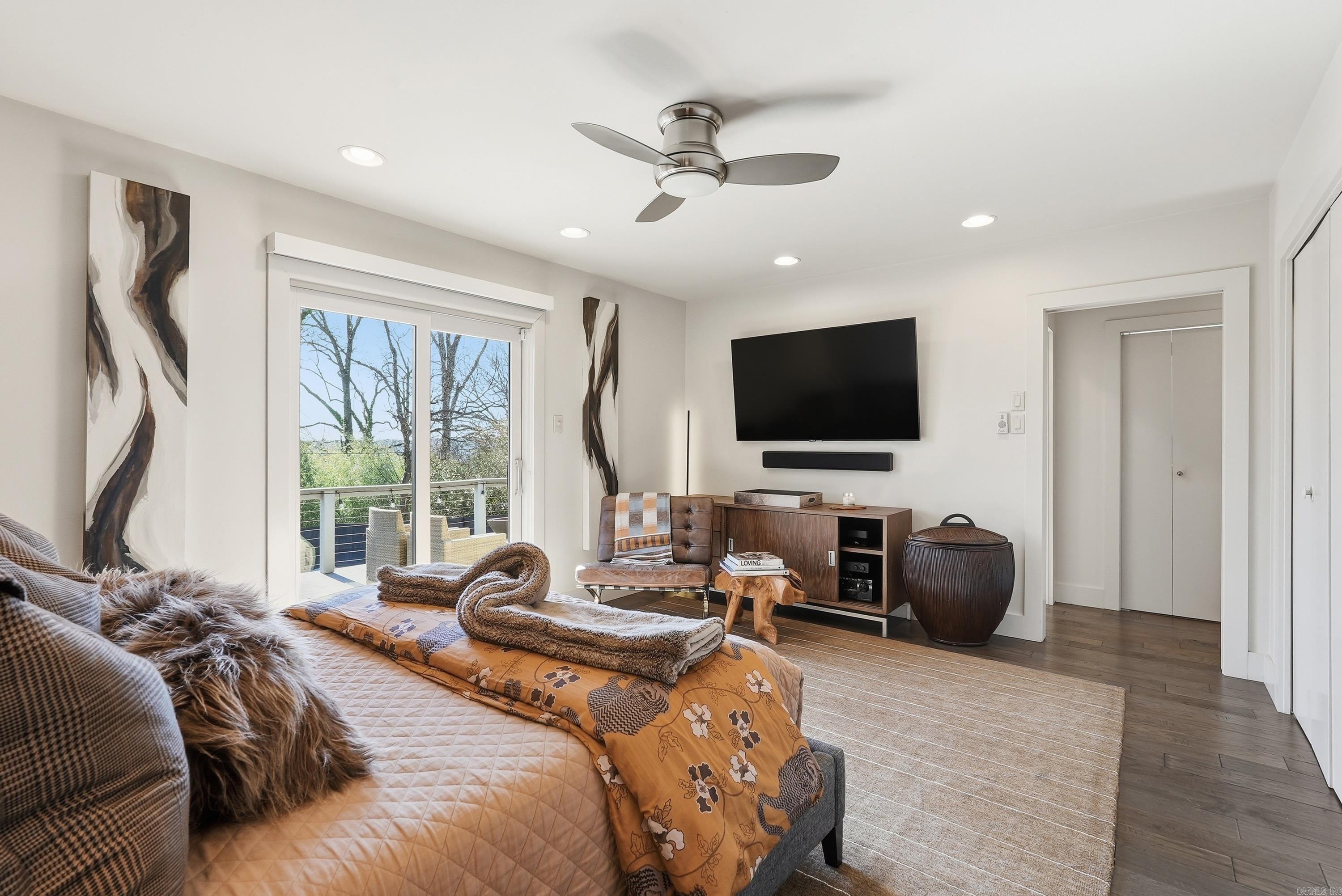 PLAZA HEIGHTS - Residential