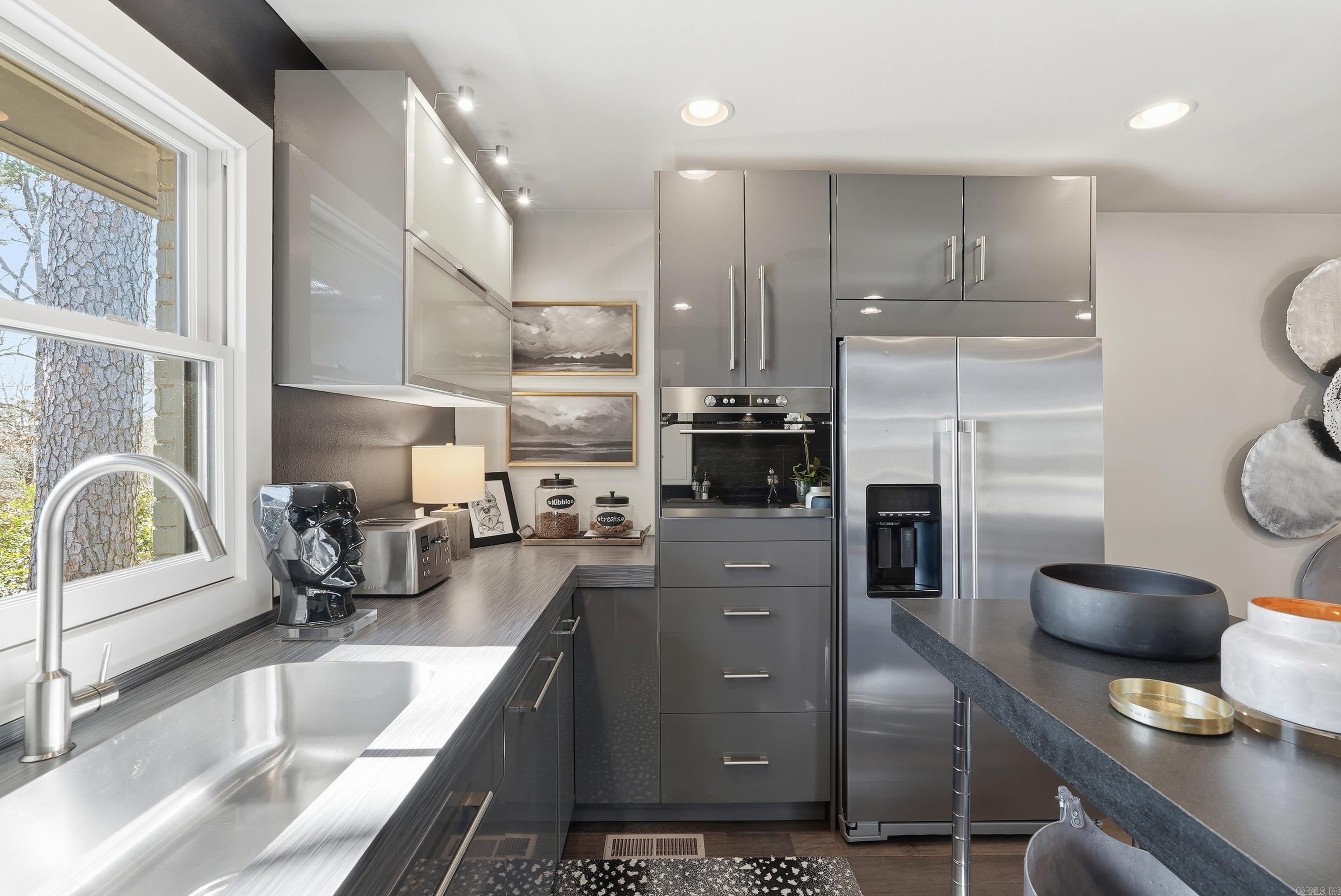 PLAZA HEIGHTS - Residential