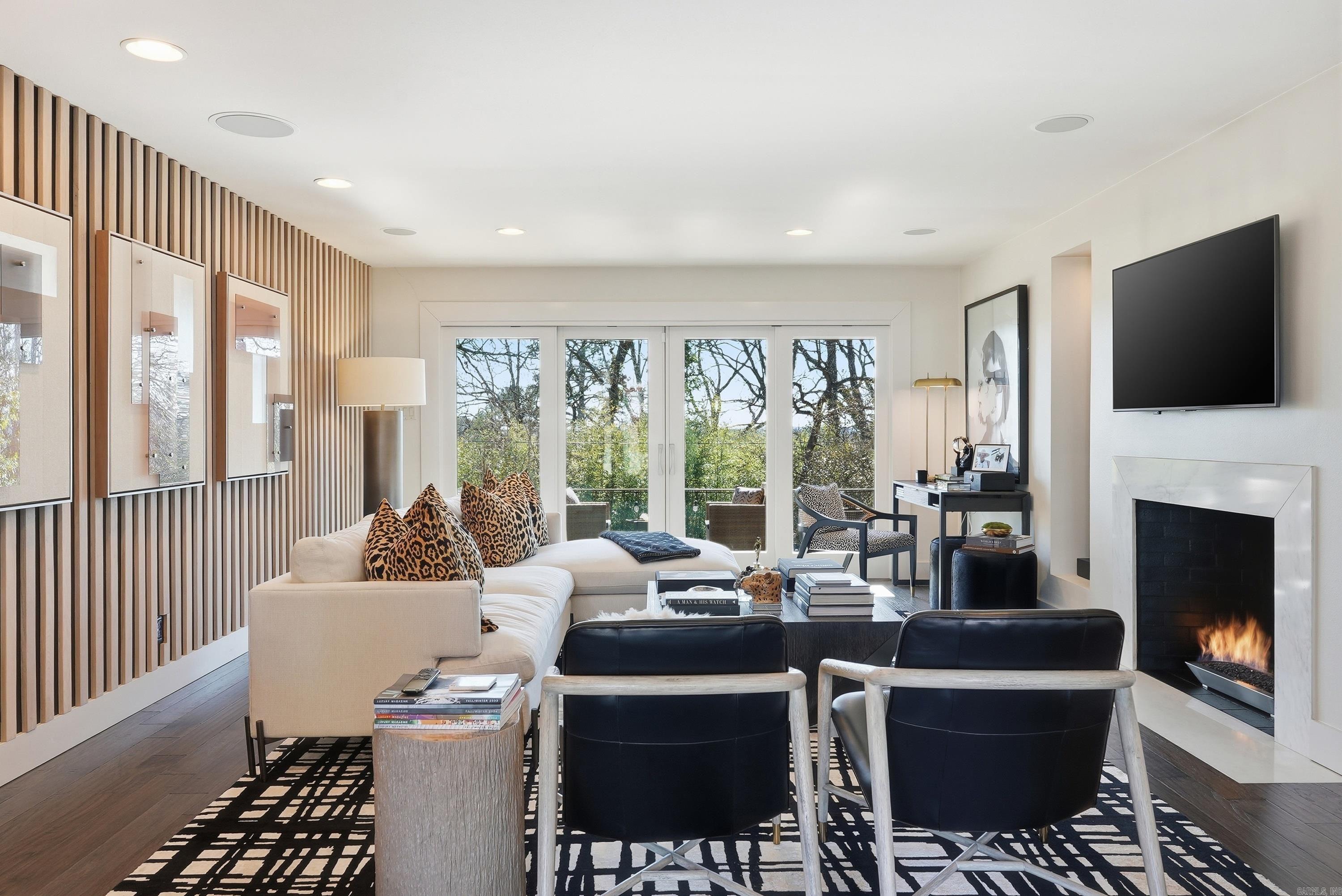 PLAZA HEIGHTS - Residential