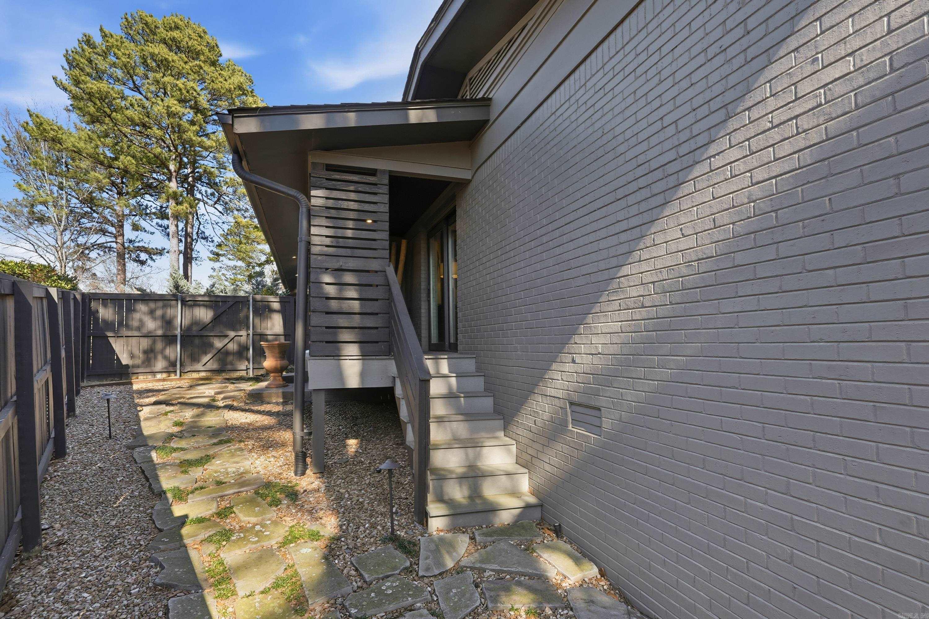 PLAZA HEIGHTS - Residential