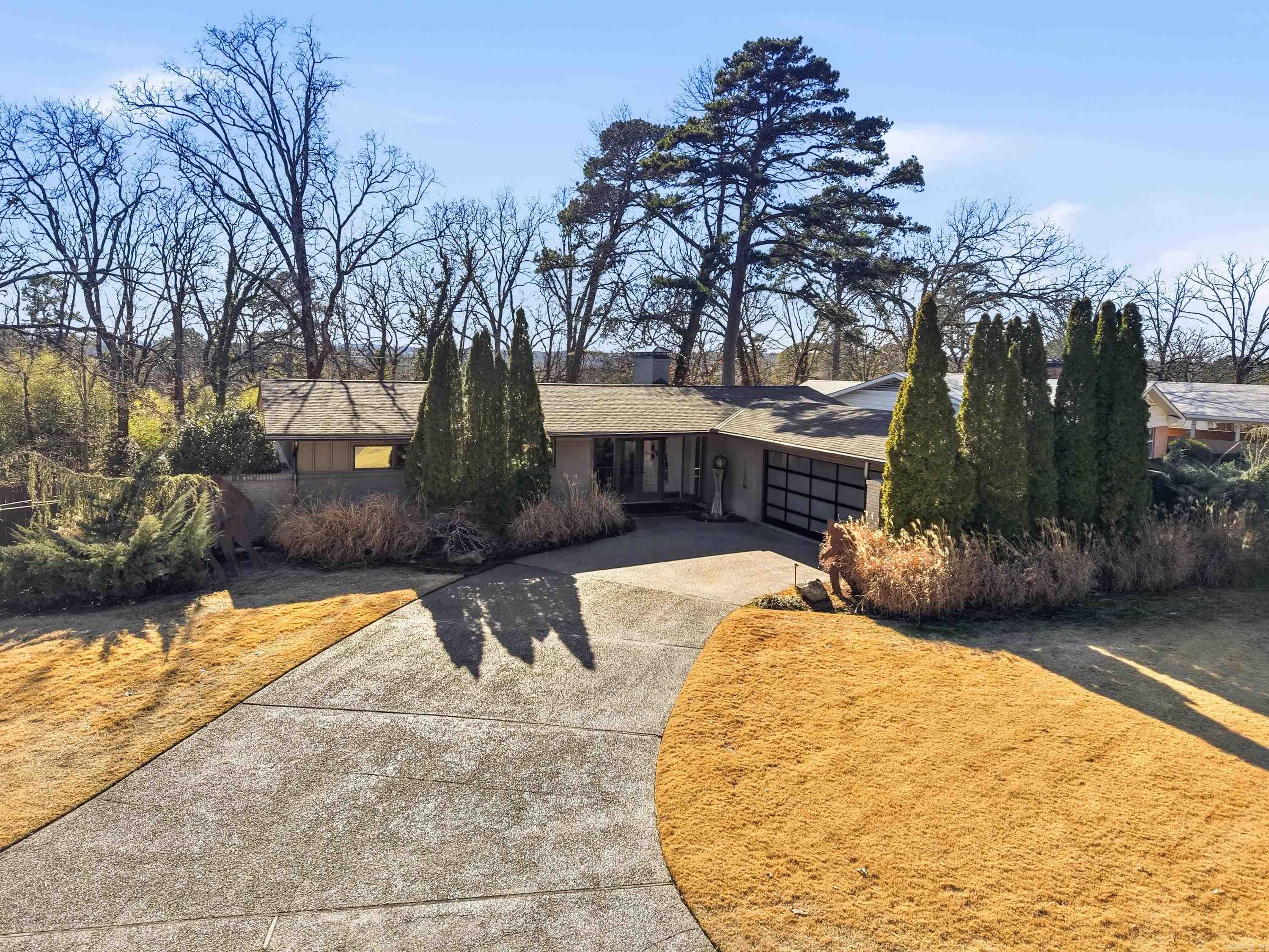 PLAZA HEIGHTS - Residential