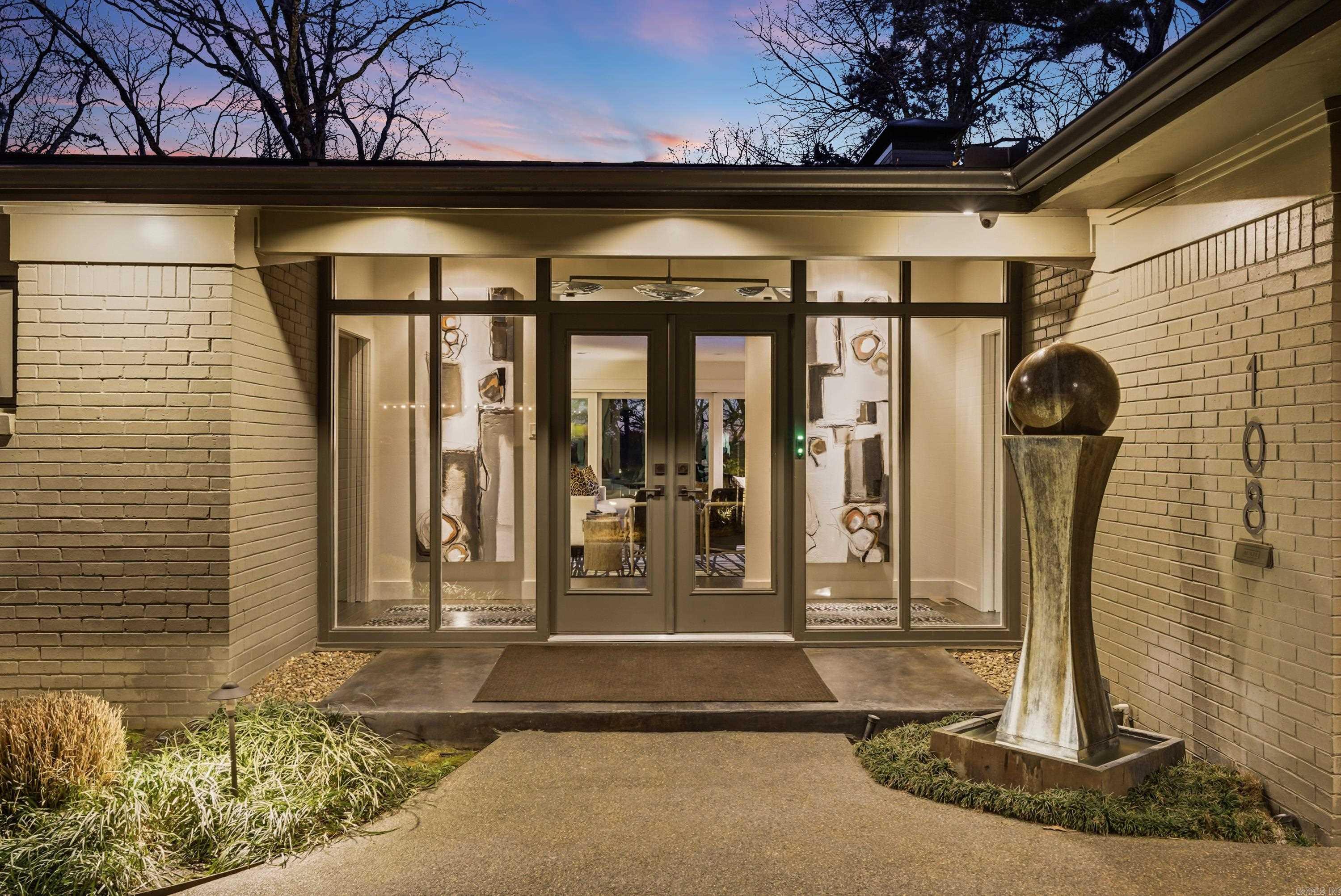 PLAZA HEIGHTS - Residential