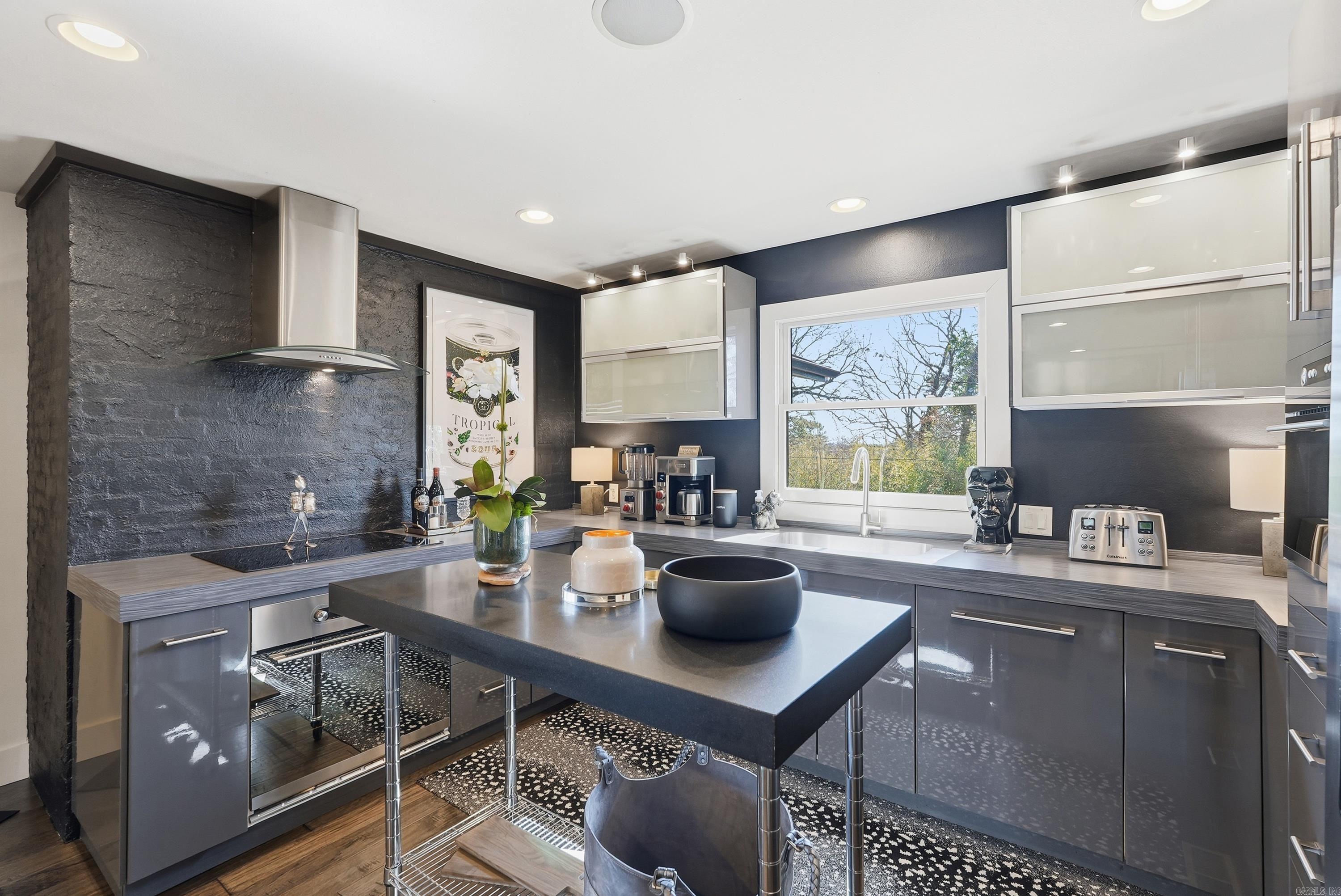 PLAZA HEIGHTS - Residential