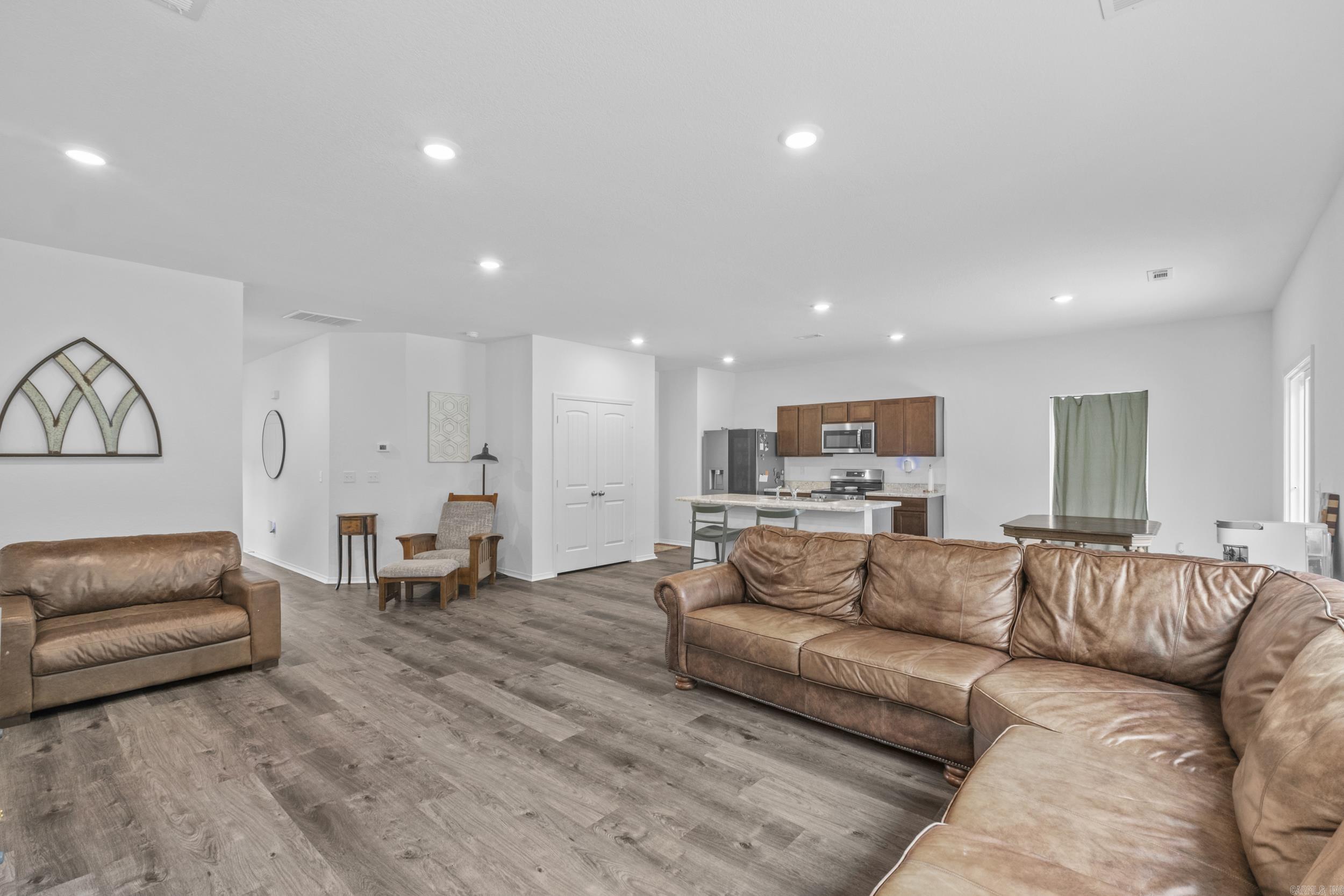 COUNTRY CLUB OF ARK THE - Residential