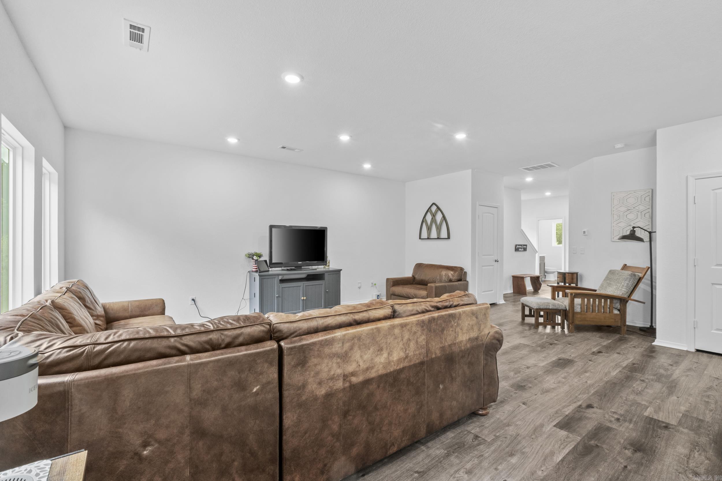 COUNTRY CLUB OF ARK THE - Residential