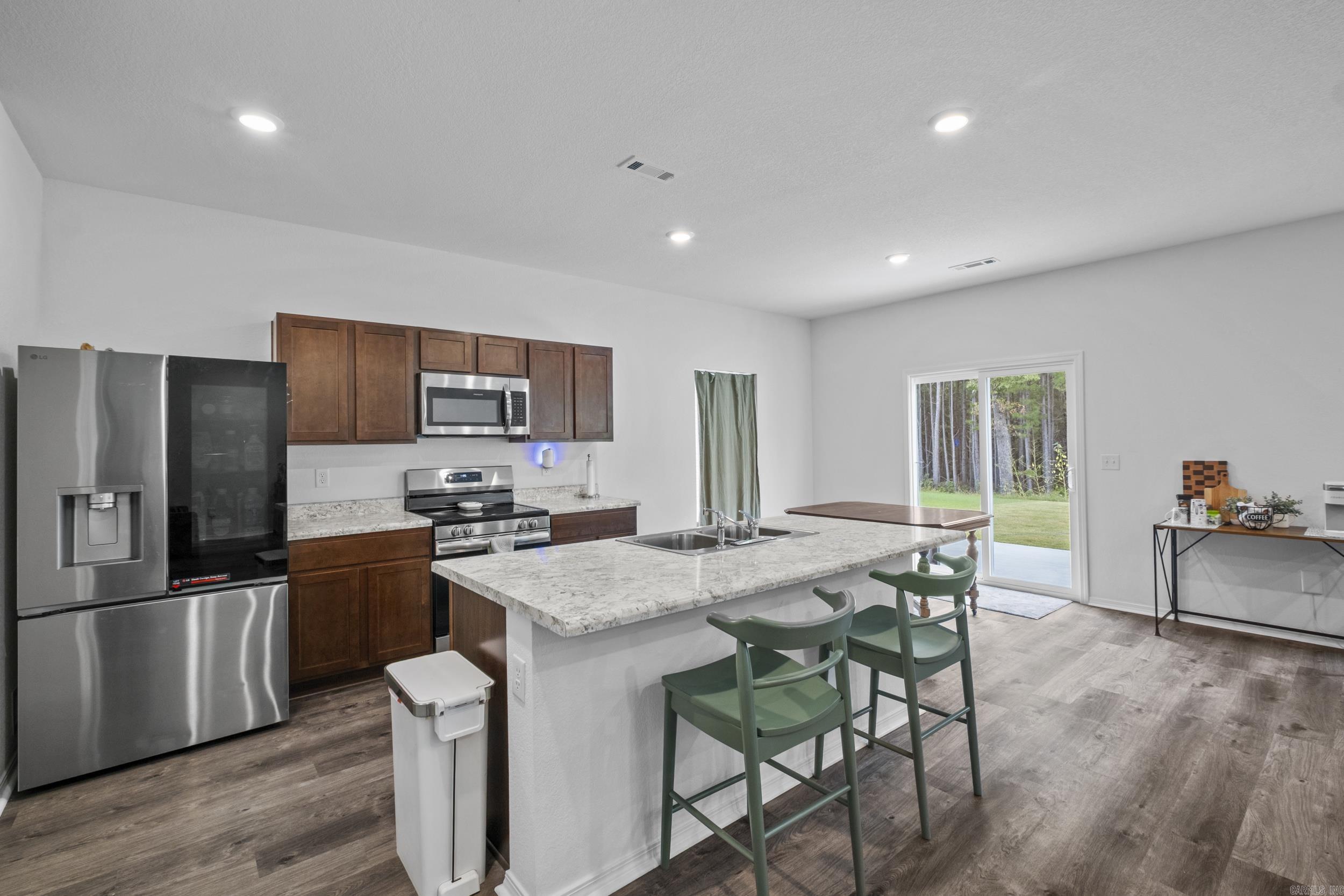 COUNTRY CLUB OF ARK THE - Residential