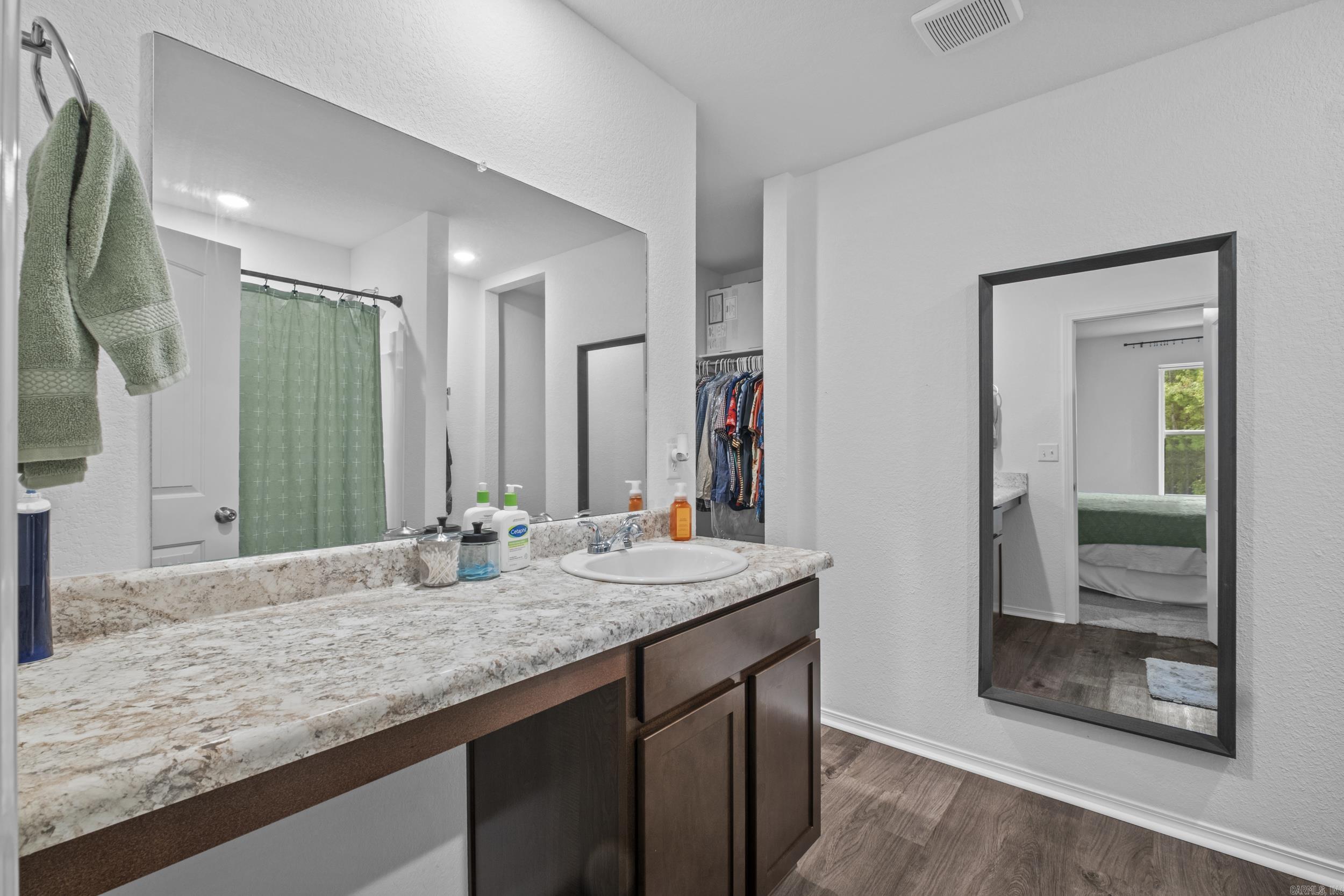 COUNTRY CLUB OF ARK THE - Residential