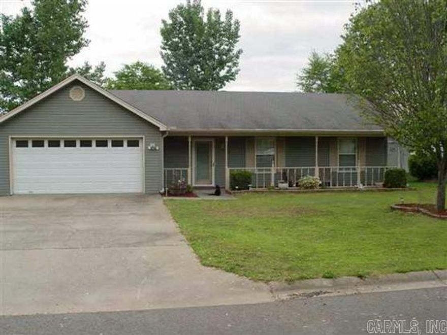 Cute 3 Bedroom, 2 bath home with laminate flooring in living room.  Nice covered patio with fenced back yard.  Pets permitted with restrictions.