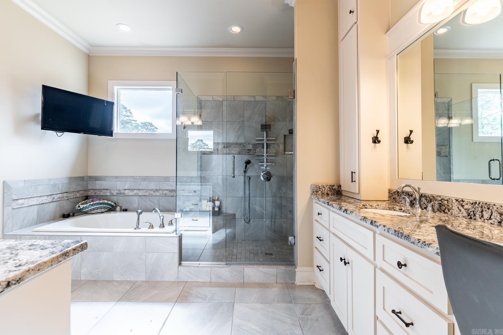 CHENAL VALLEY "ACCADIA COURT" - Residential