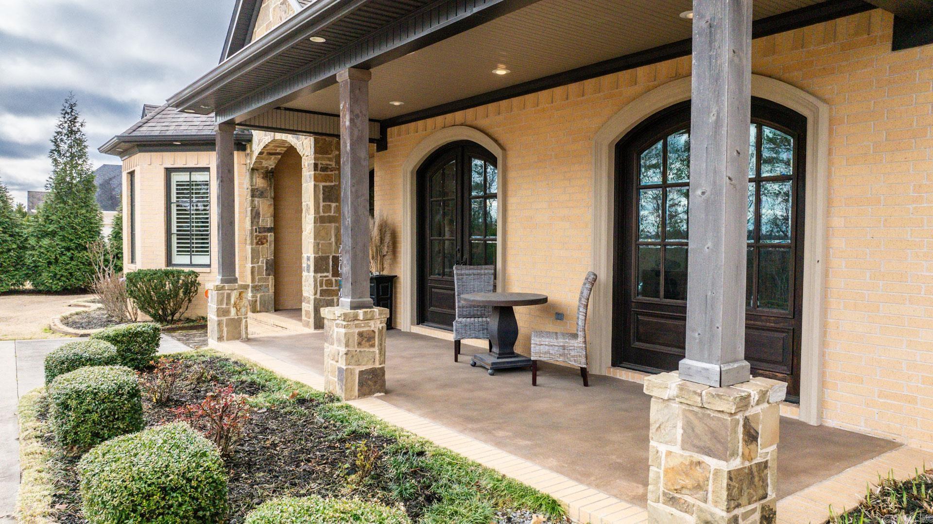 CHENAL VALLEY "ACCADIA COURT" - Residential