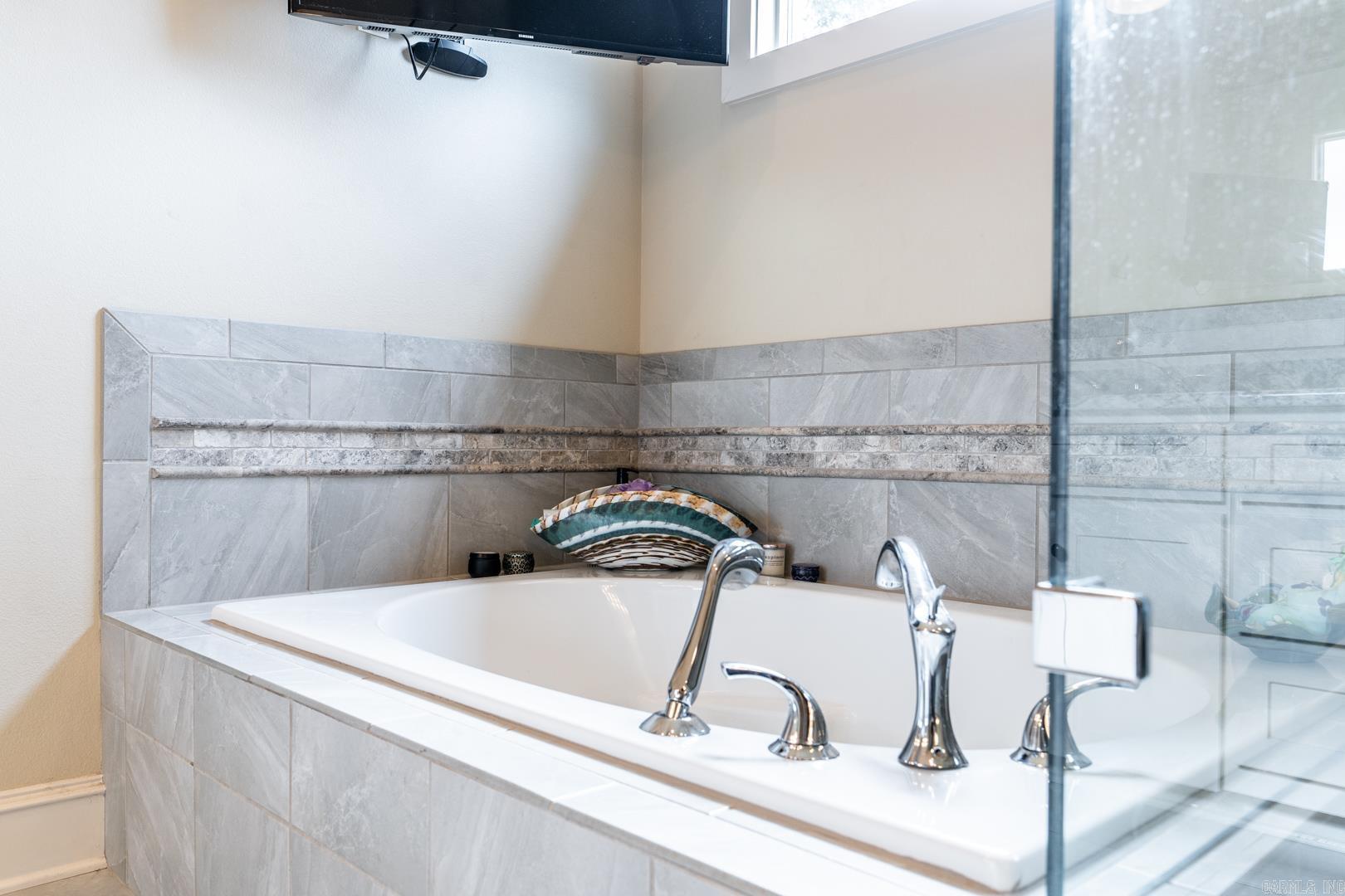 CHENAL VALLEY "ACCADIA COURT" - Residential