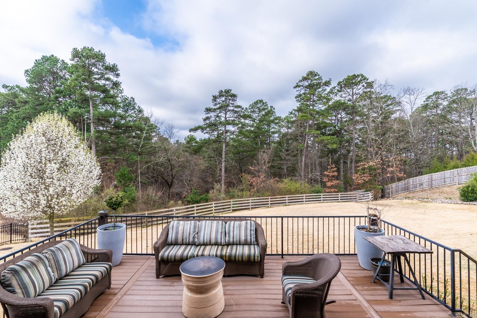 CHENAL VALLEY "ACCADIA COURT" - Residential