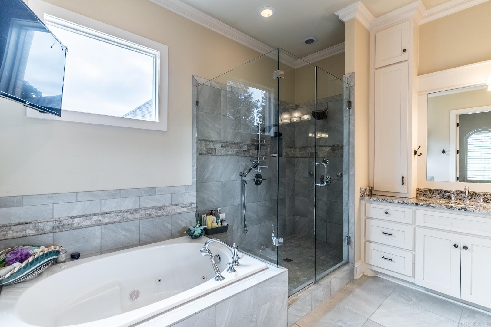 CHENAL VALLEY "ACCADIA COURT" - Residential