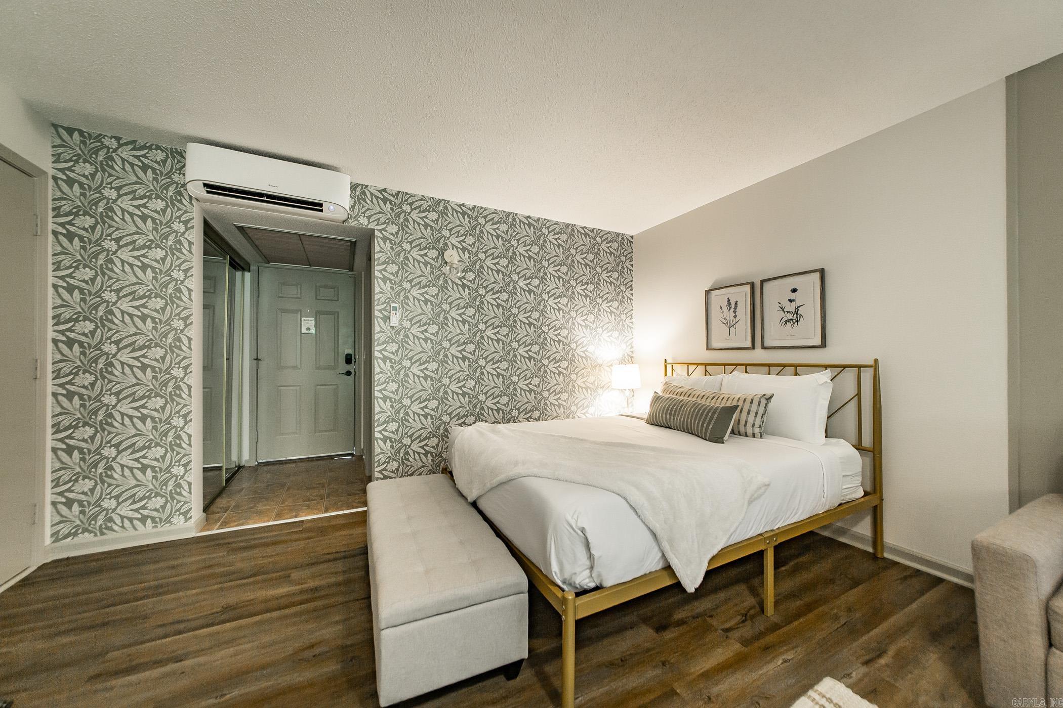 Summerhill Place Condos - Residential