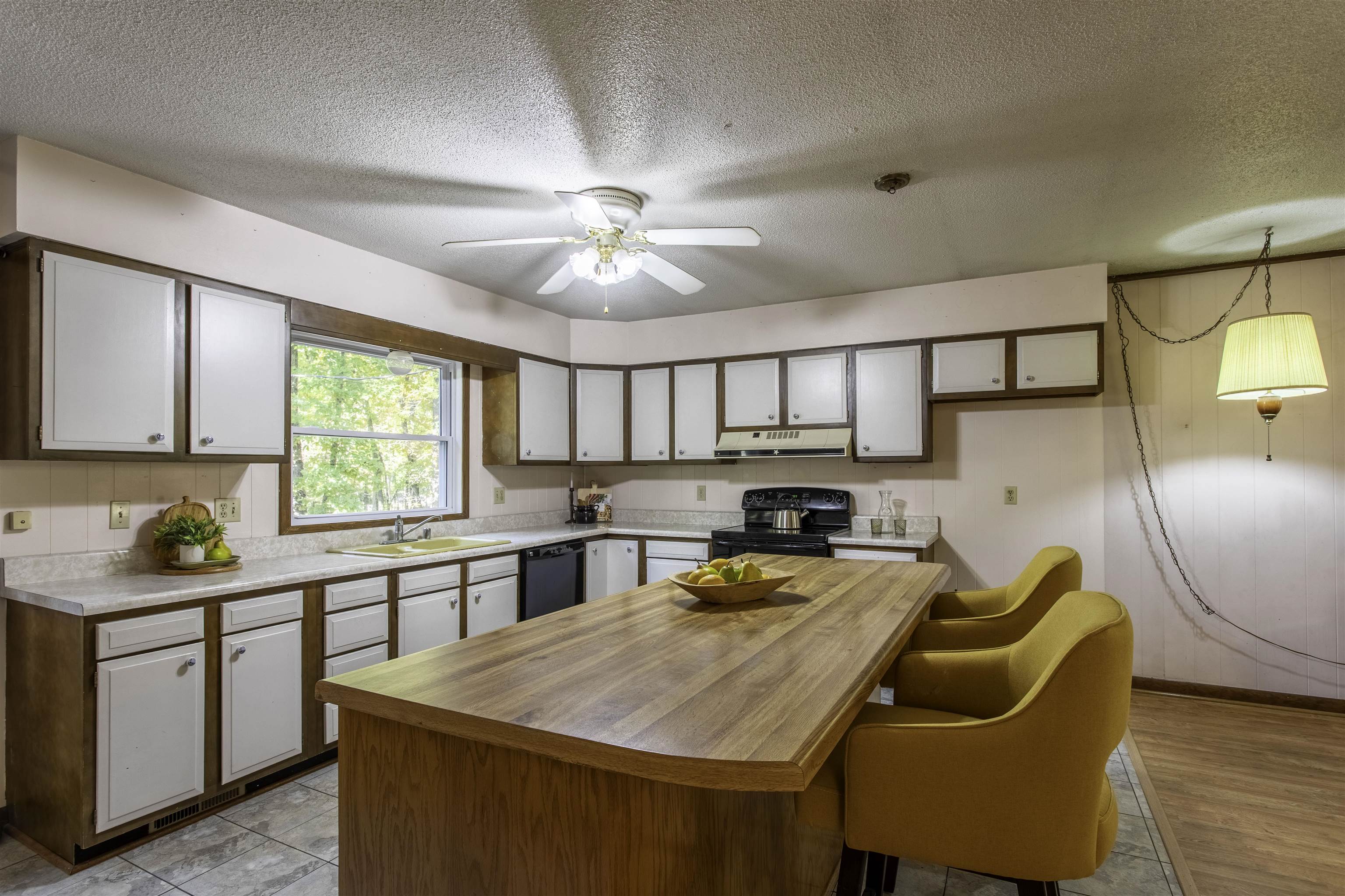 LAKE FORREST ADDN - Residential