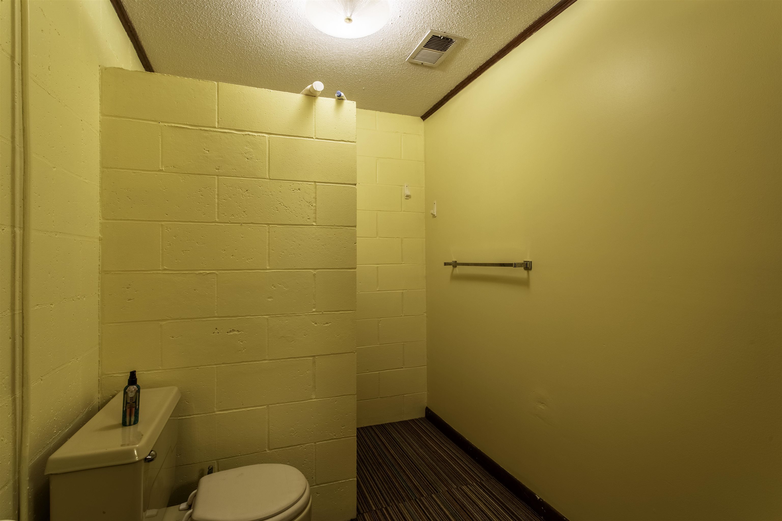 LAKE FORREST ADDN - Residential