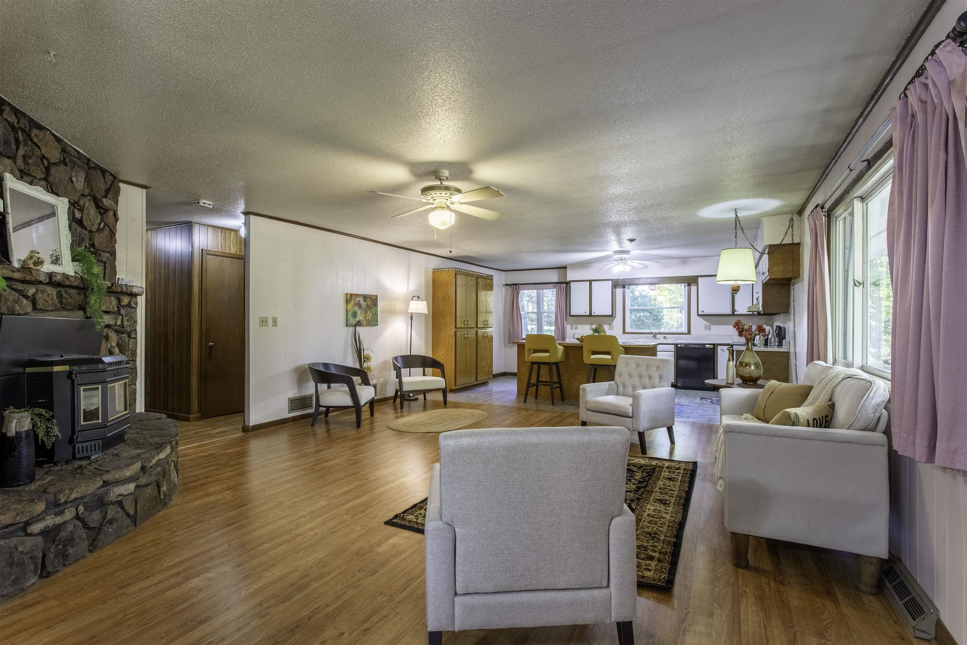 LAKE FORREST ADDN - Residential