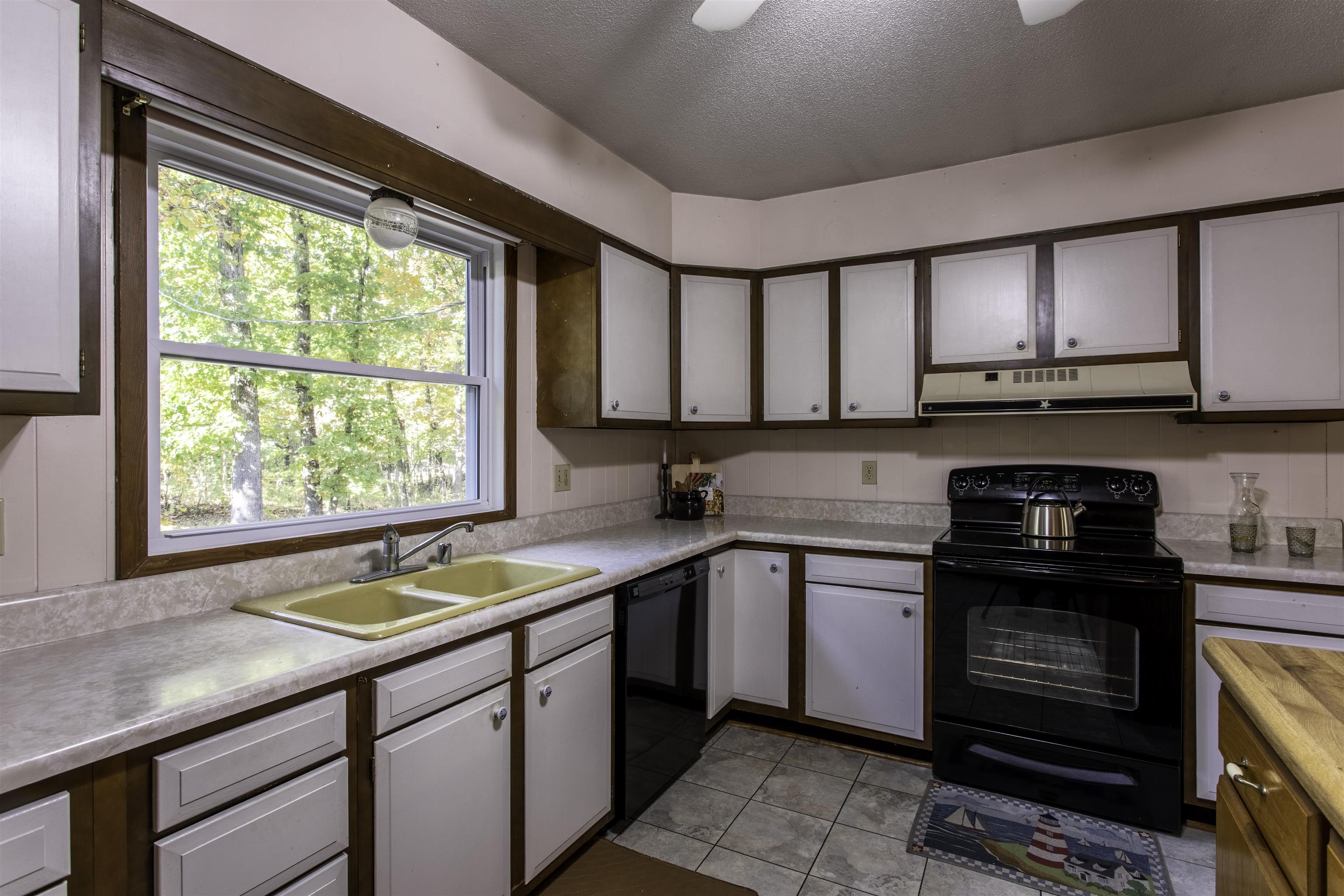 LAKE FORREST ADDN - Residential