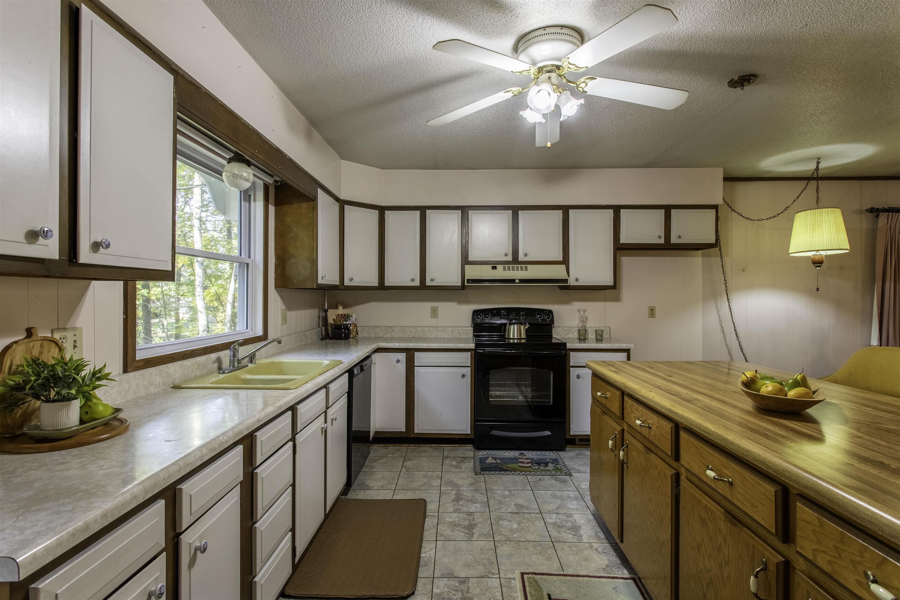 LAKE FORREST ADDN - Residential