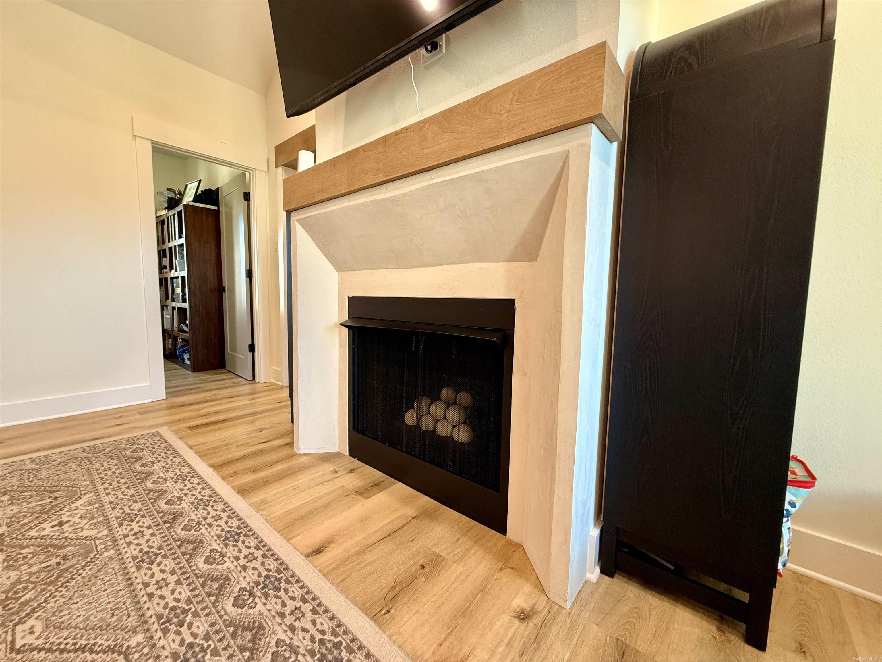 EAST MEADOW - Residential
