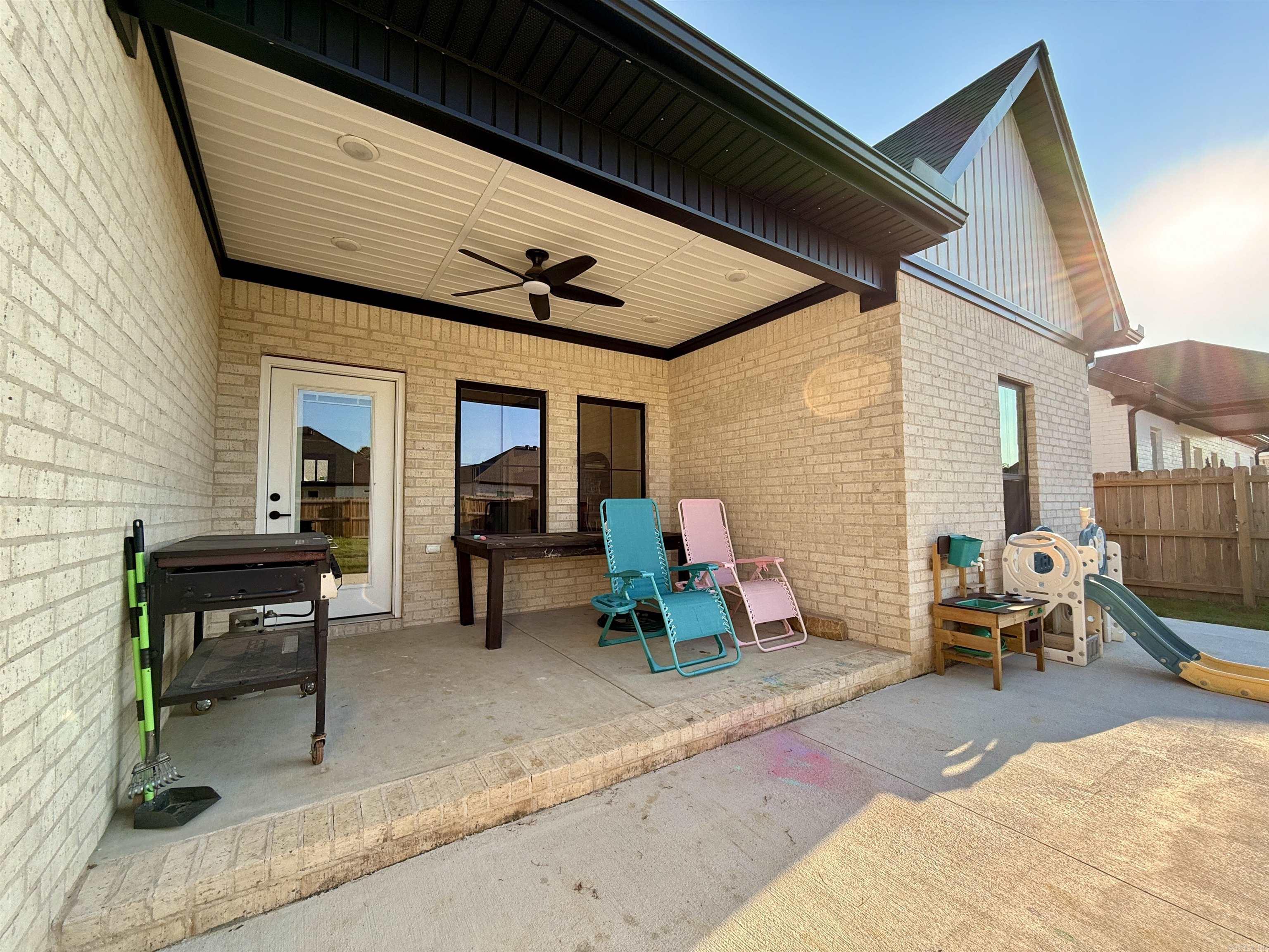 EAST MEADOW - Residential