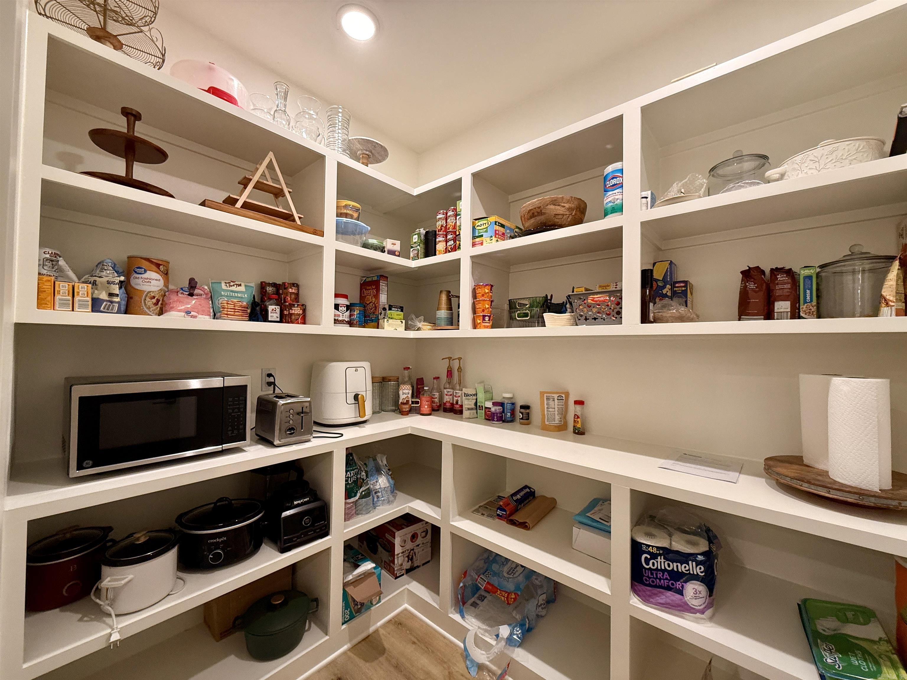 EAST MEADOW - Residential