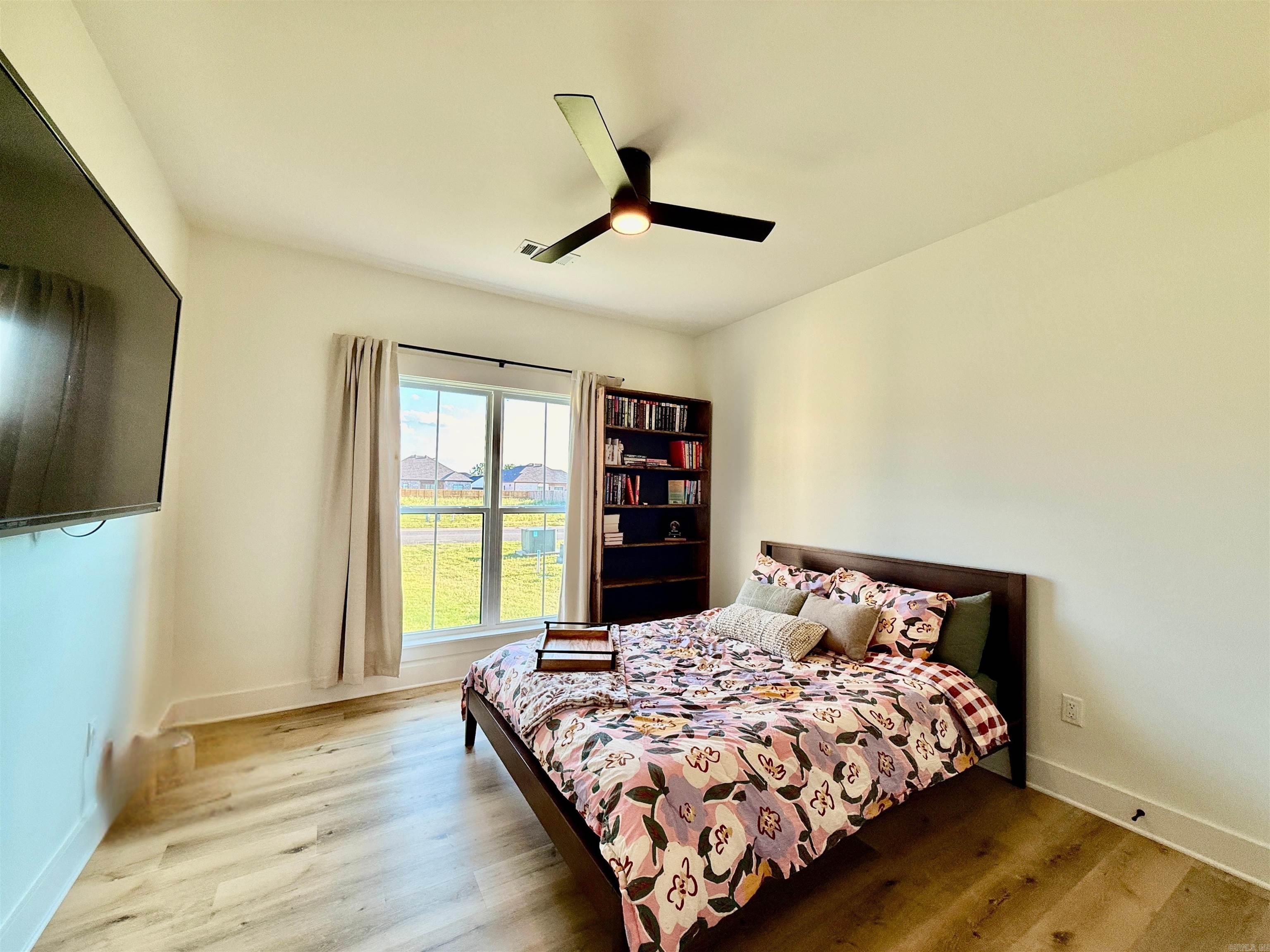 EAST MEADOW - Residential