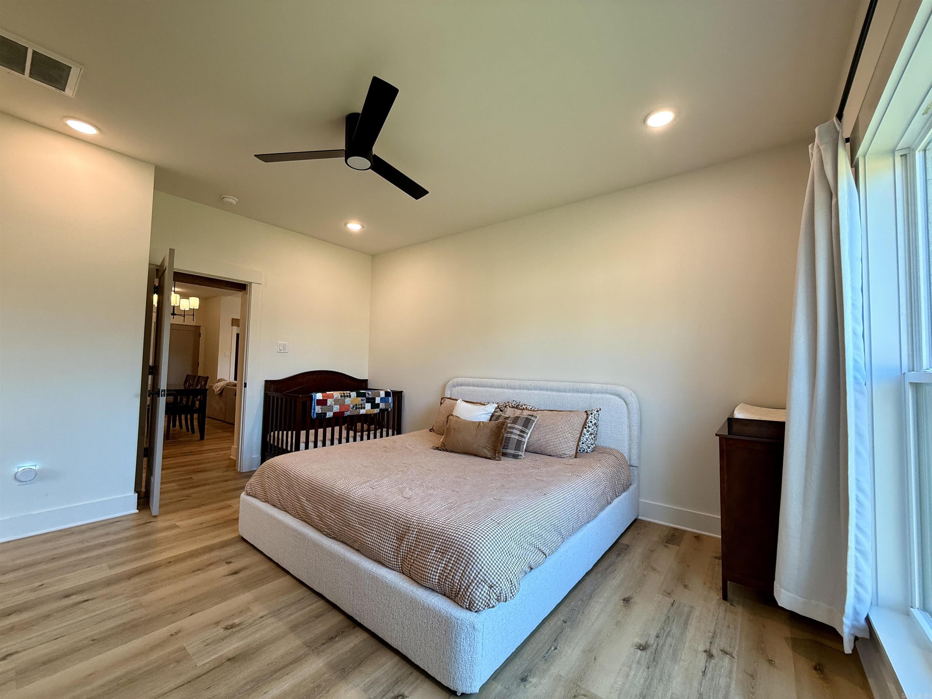 EAST MEADOW - Residential