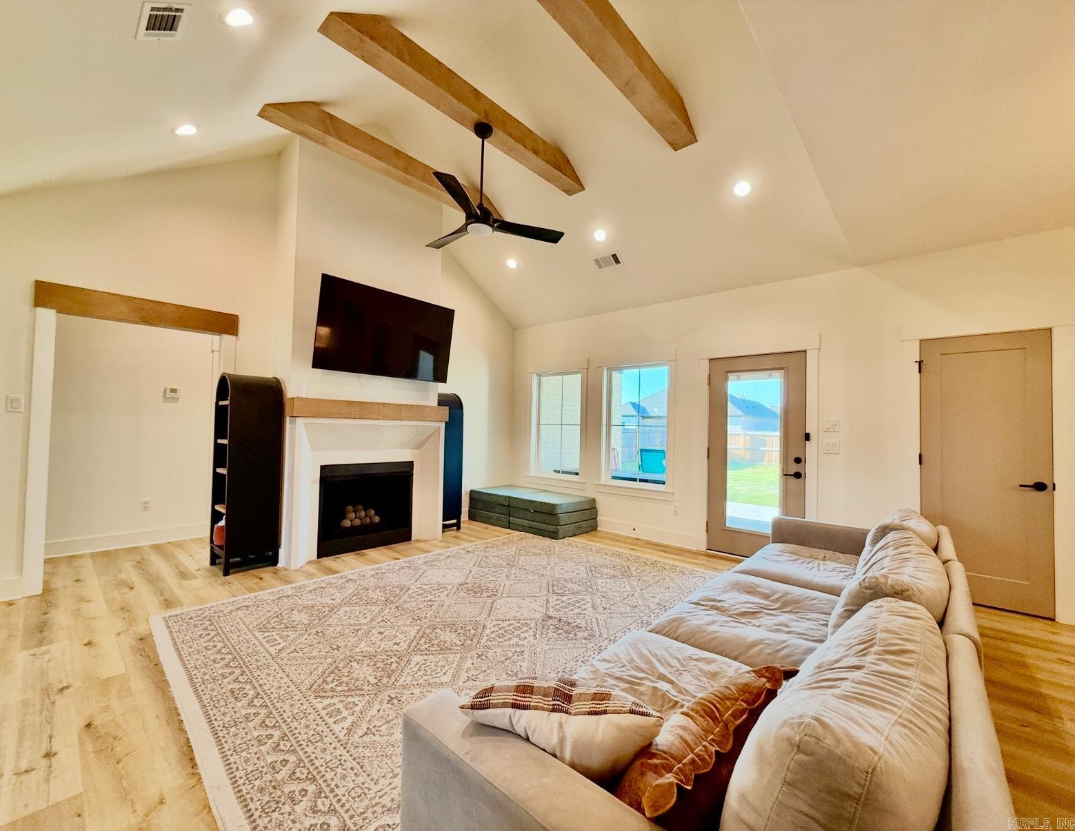EAST MEADOW - Residential