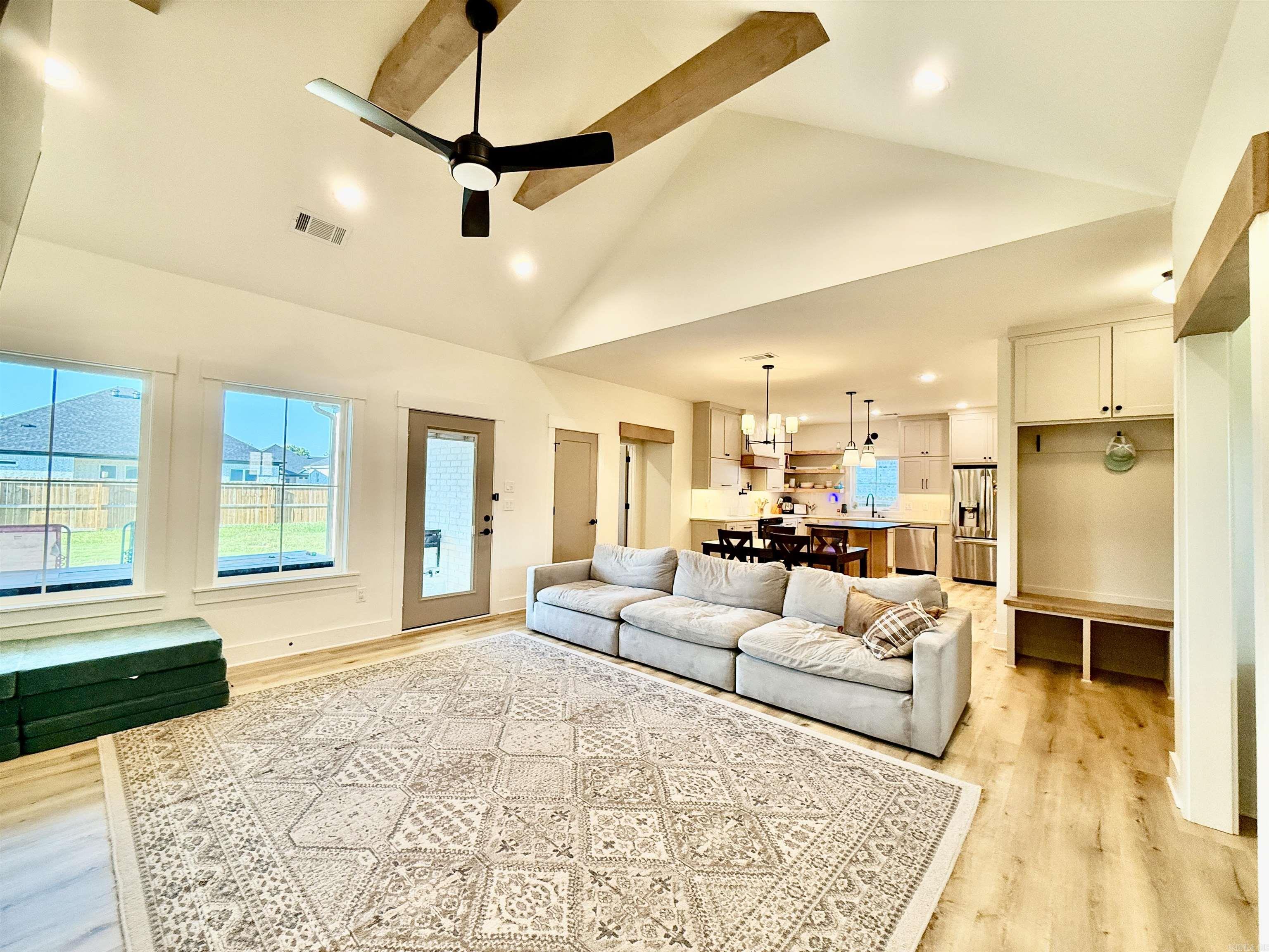 EAST MEADOW - Residential