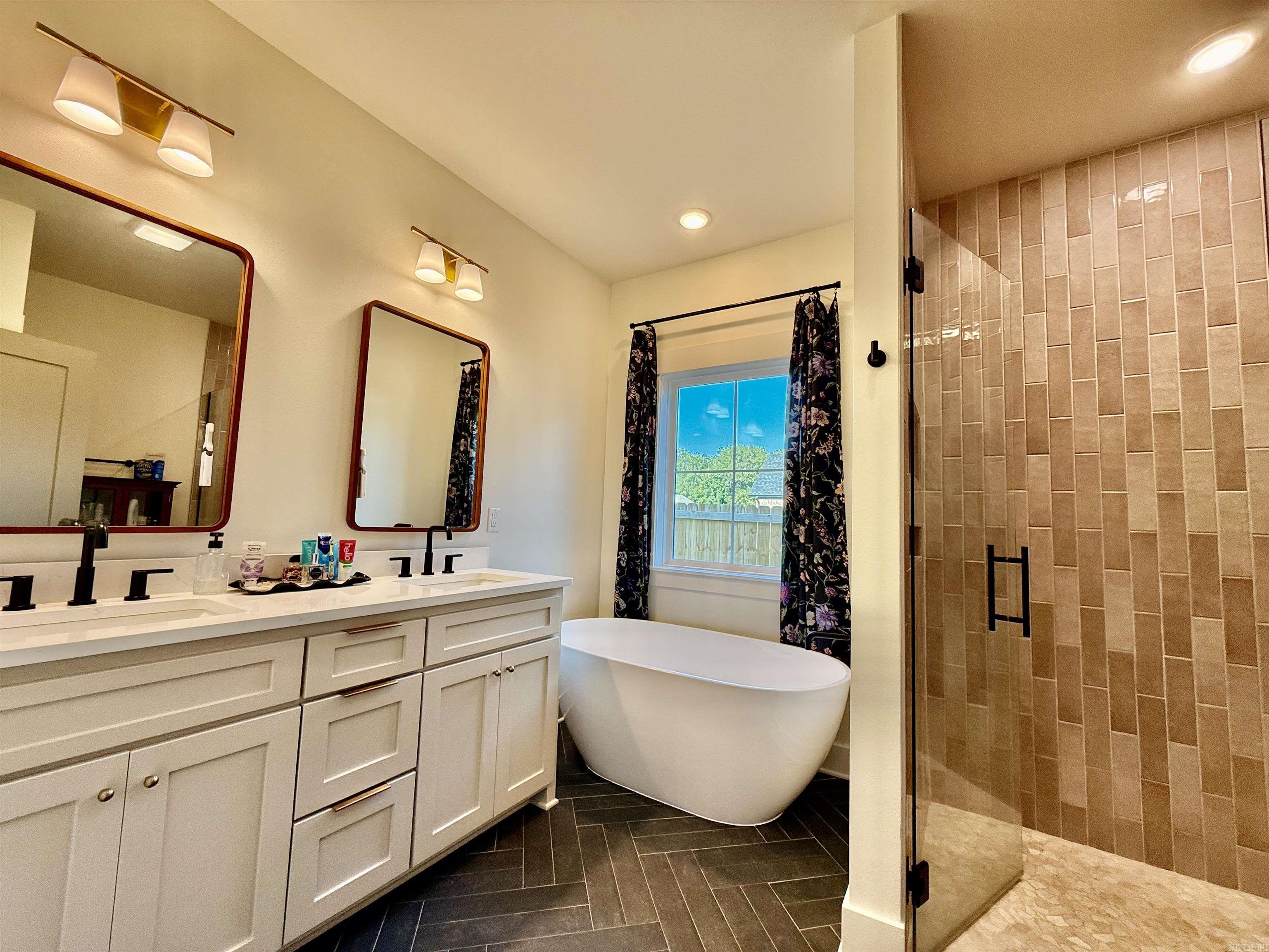 EAST MEADOW - Residential