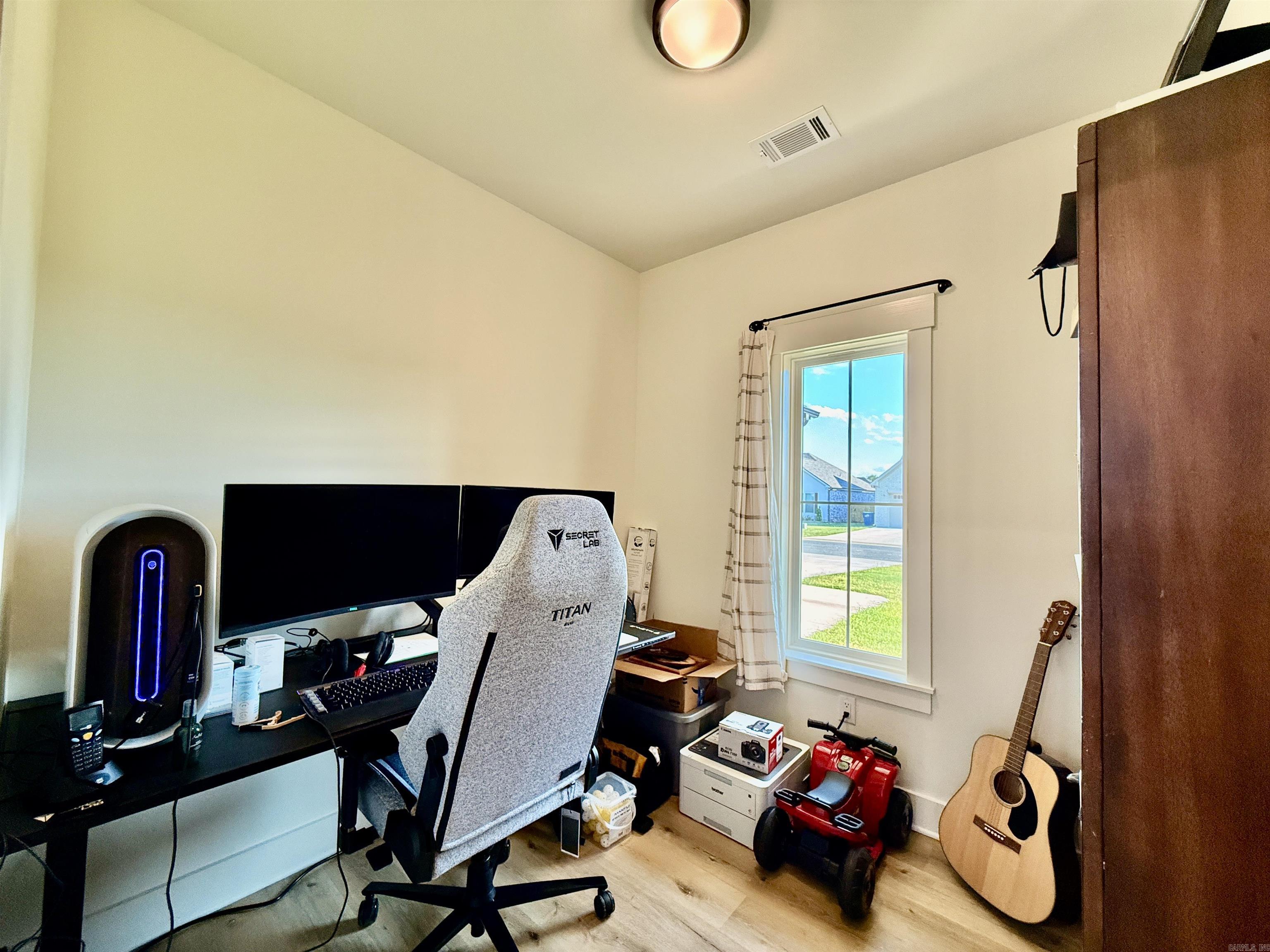 EAST MEADOW - Residential