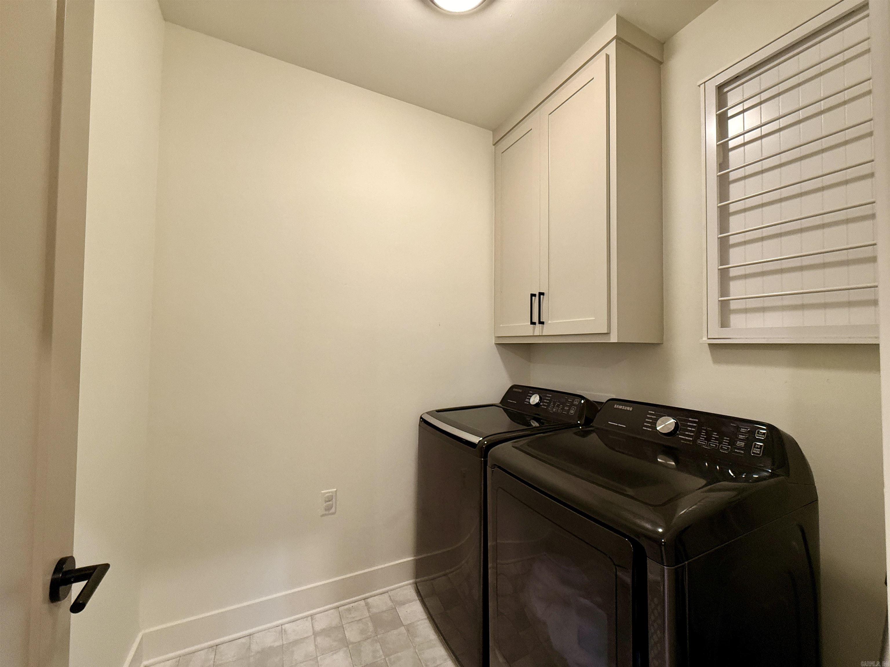 EAST MEADOW - Residential