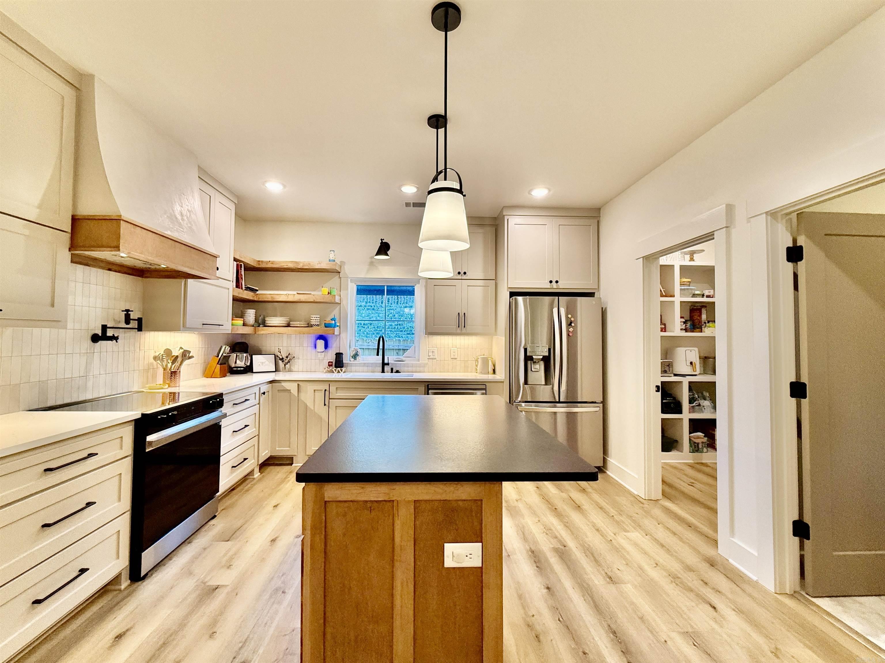 EAST MEADOW - Residential