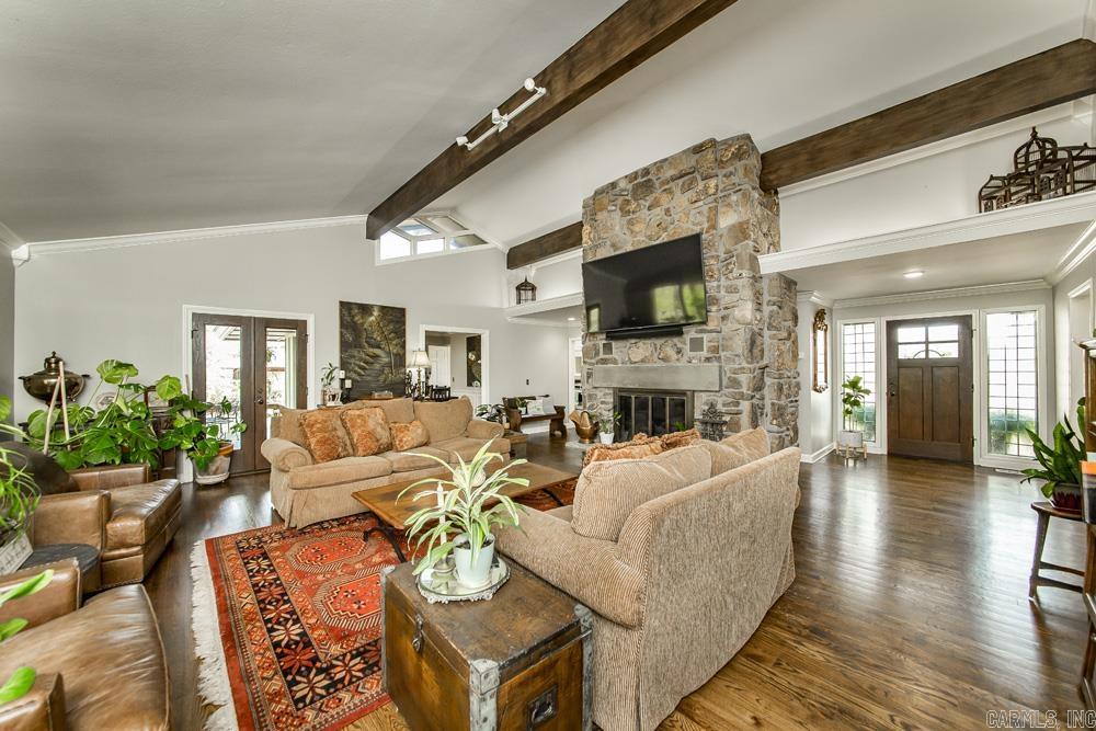 Eden Isle-Country Club - Residential