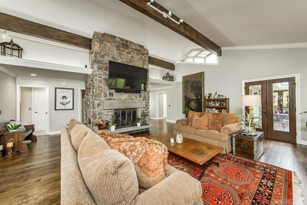 Eden Isle-Country Club - Residential