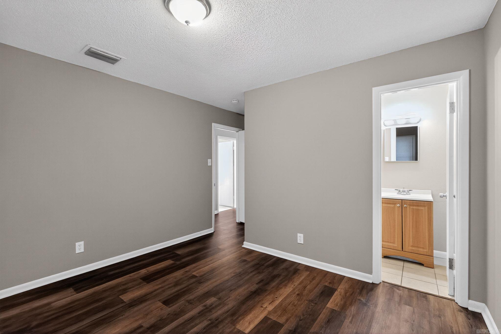 WAKEFIELD VILLAGE - Residential