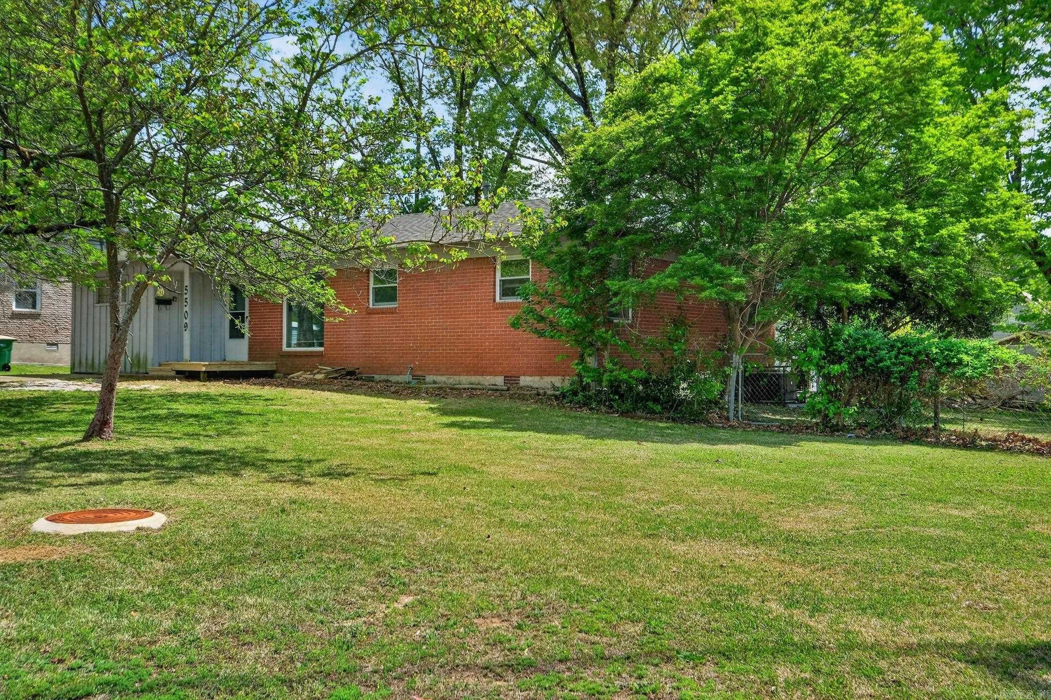 WAKEFIELD VILLAGE - Residential