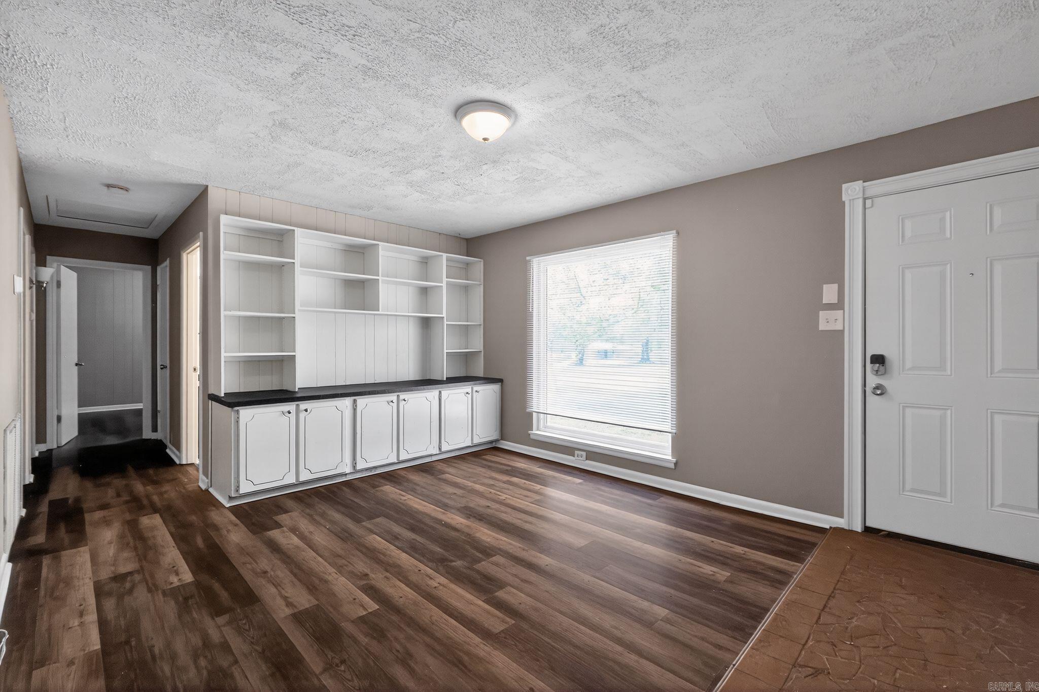 WAKEFIELD VILLAGE - Residential