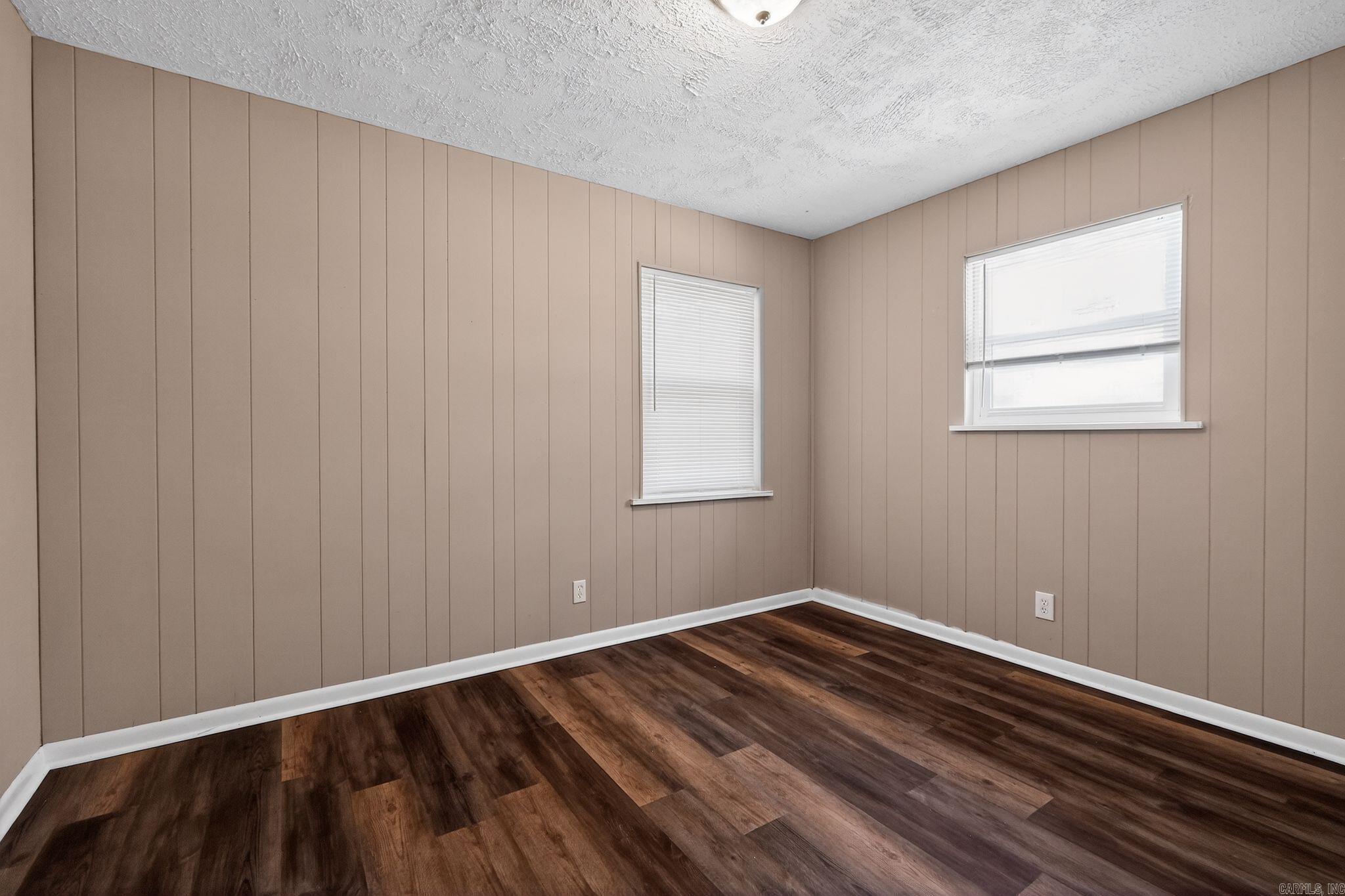 WAKEFIELD VILLAGE - Residential