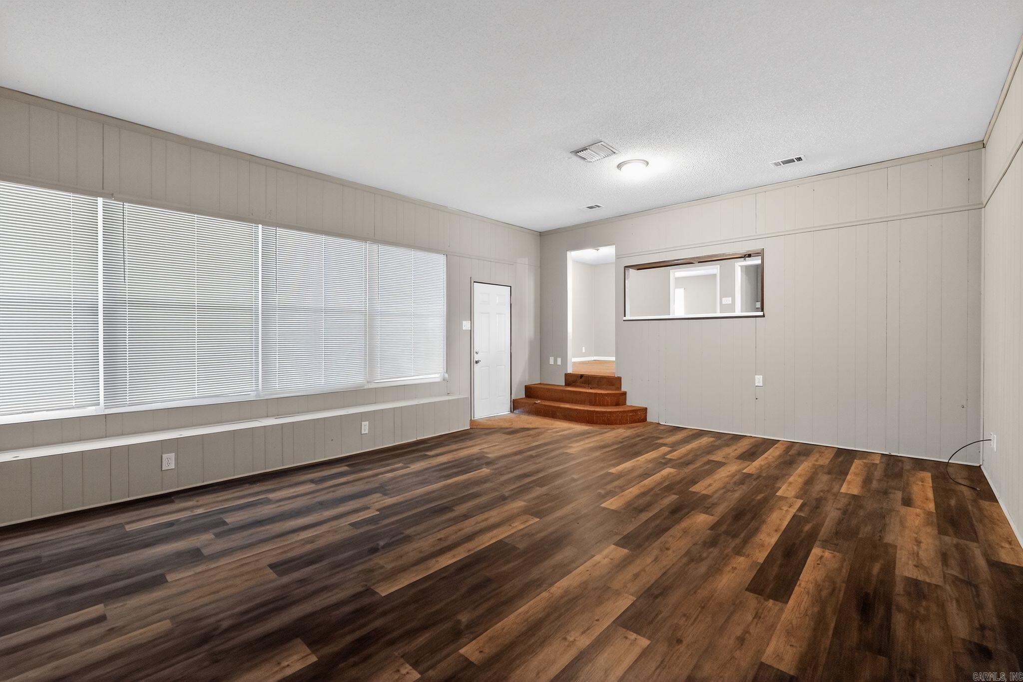 WAKEFIELD VILLAGE - Residential