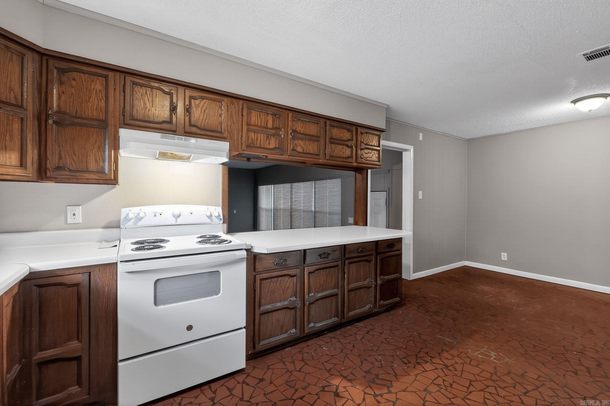 WAKEFIELD VILLAGE - Residential