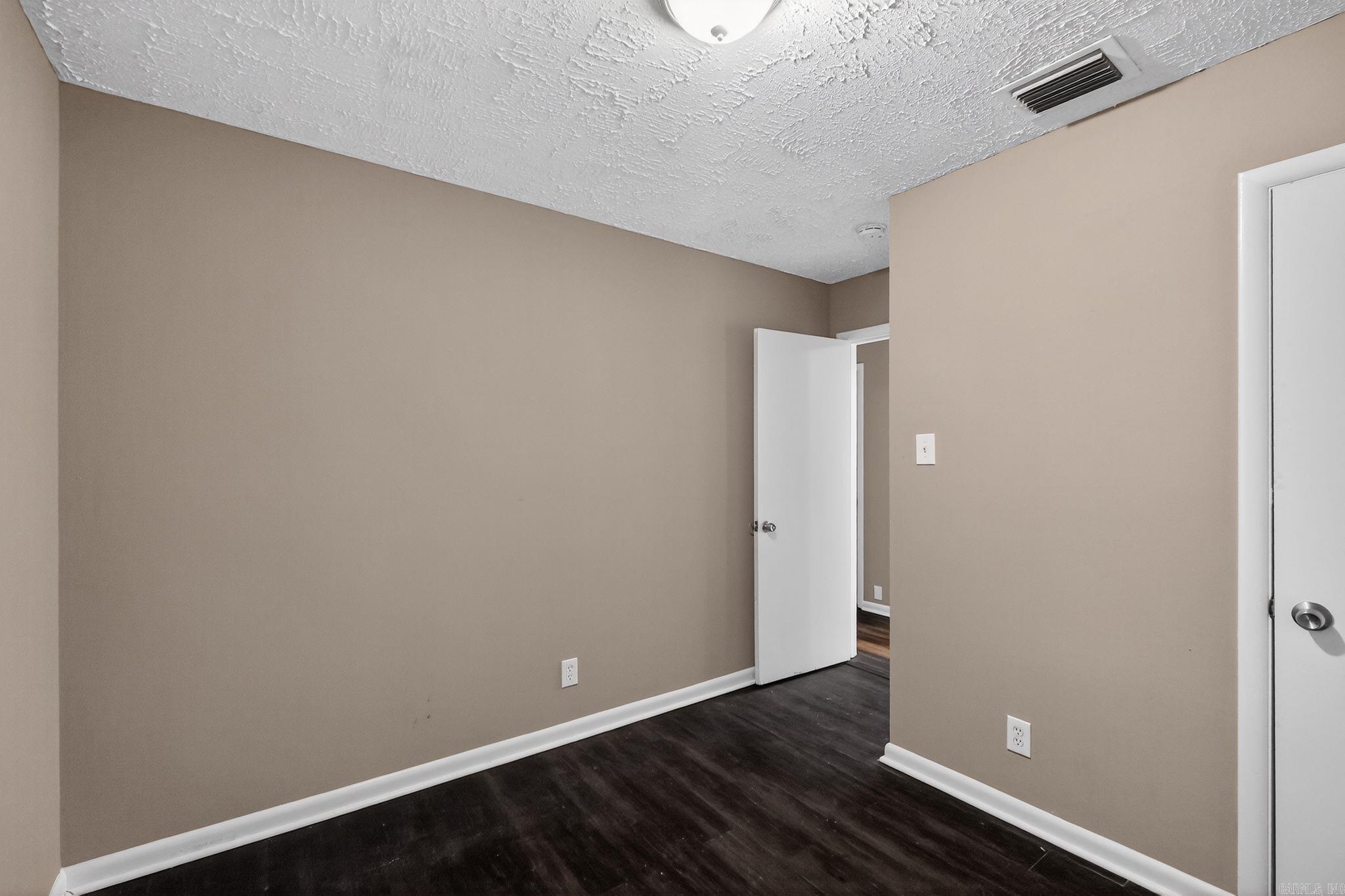 WAKEFIELD VILLAGE - Residential