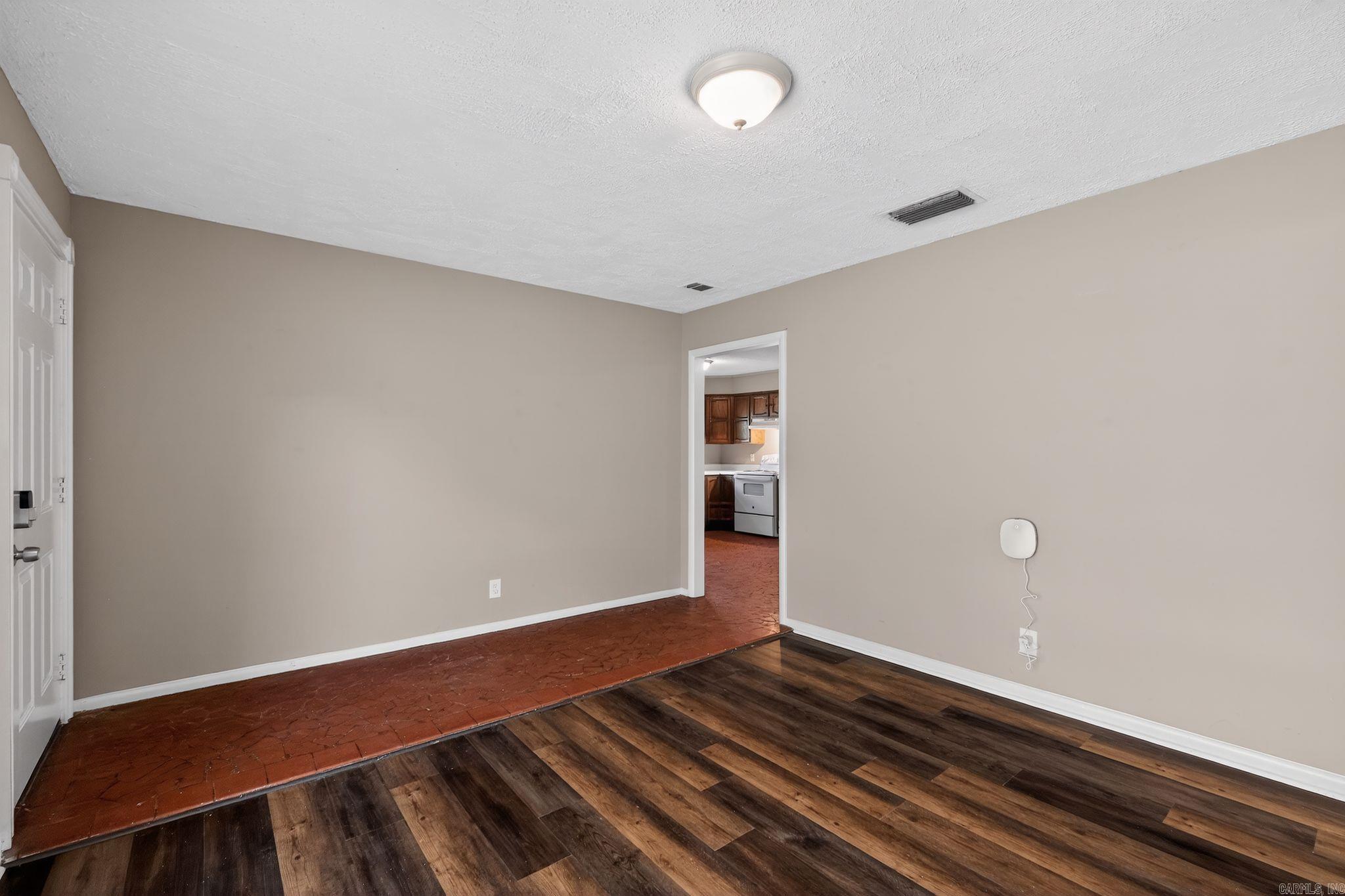 WAKEFIELD VILLAGE - Residential