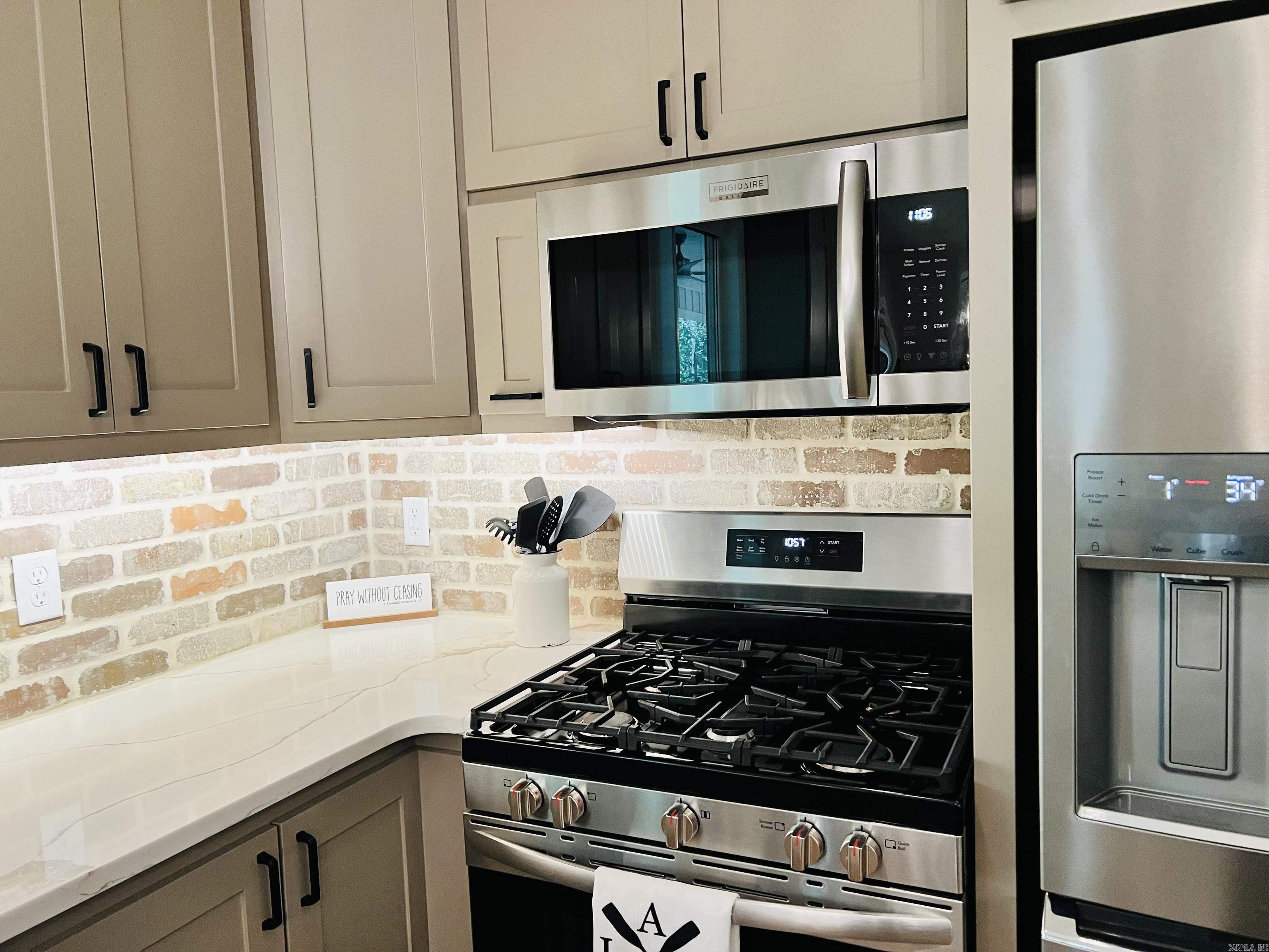 Raynors Ridge - Residential