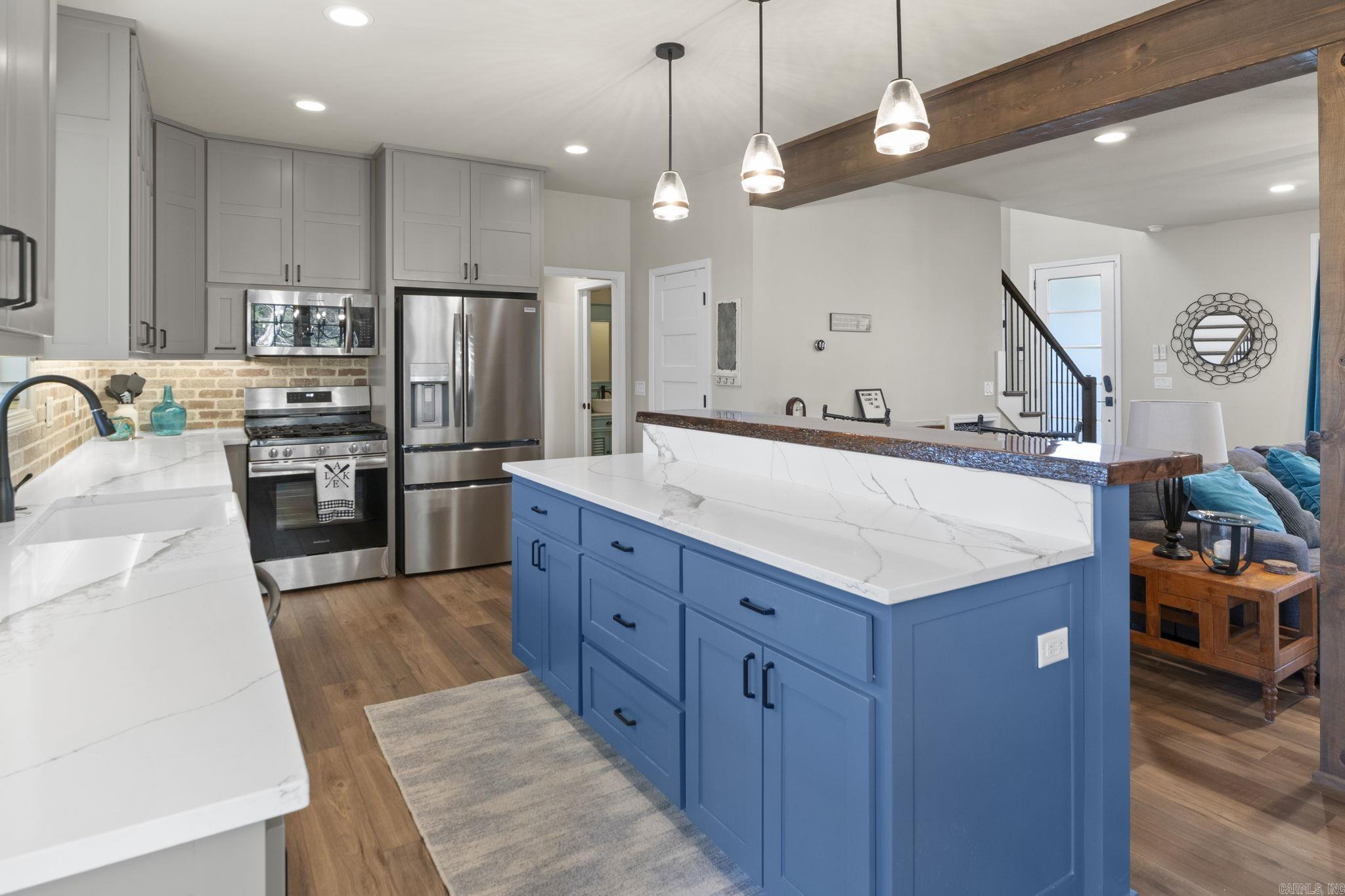 Raynors Ridge - Residential