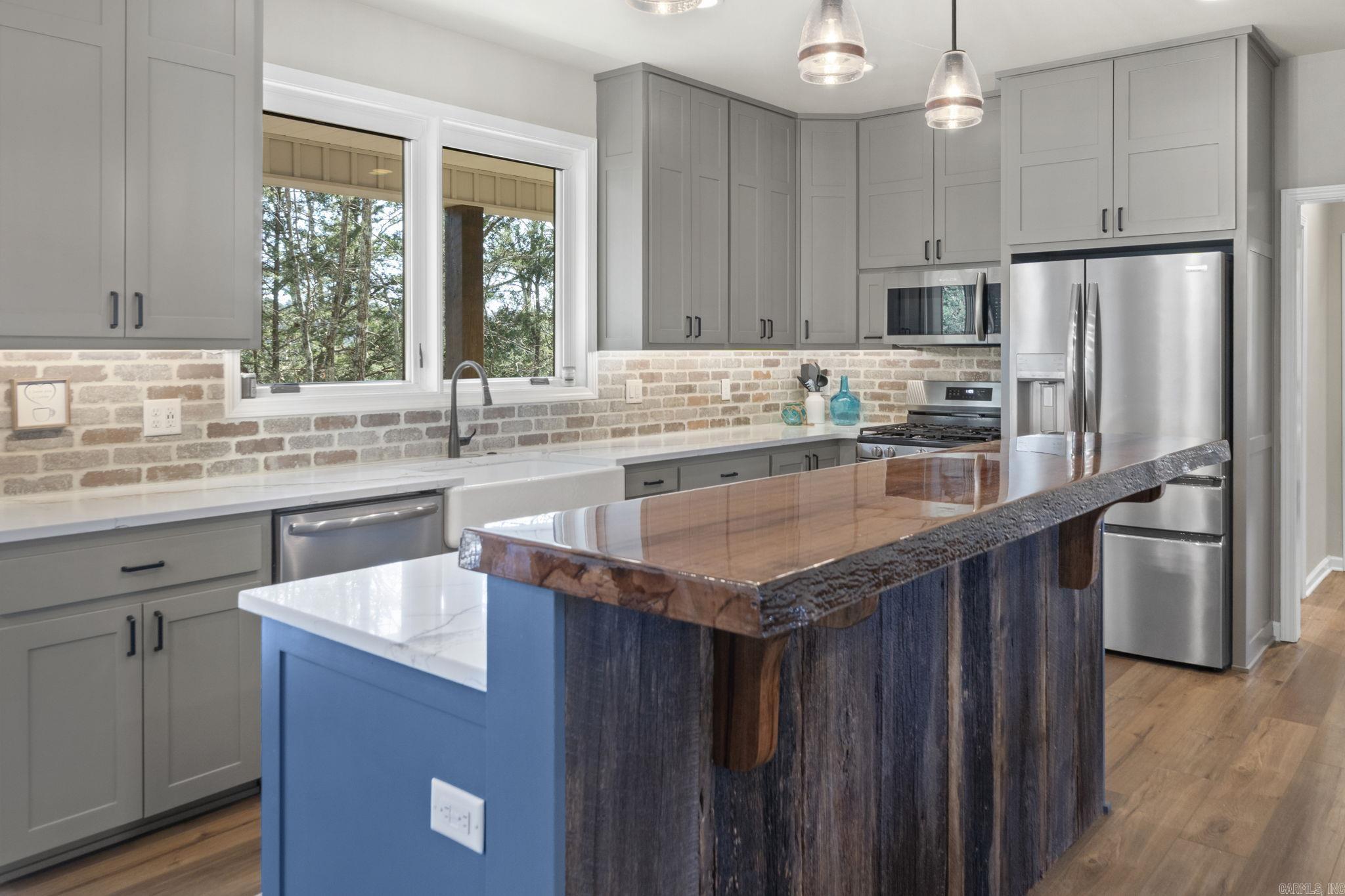 Raynors Ridge - Residential